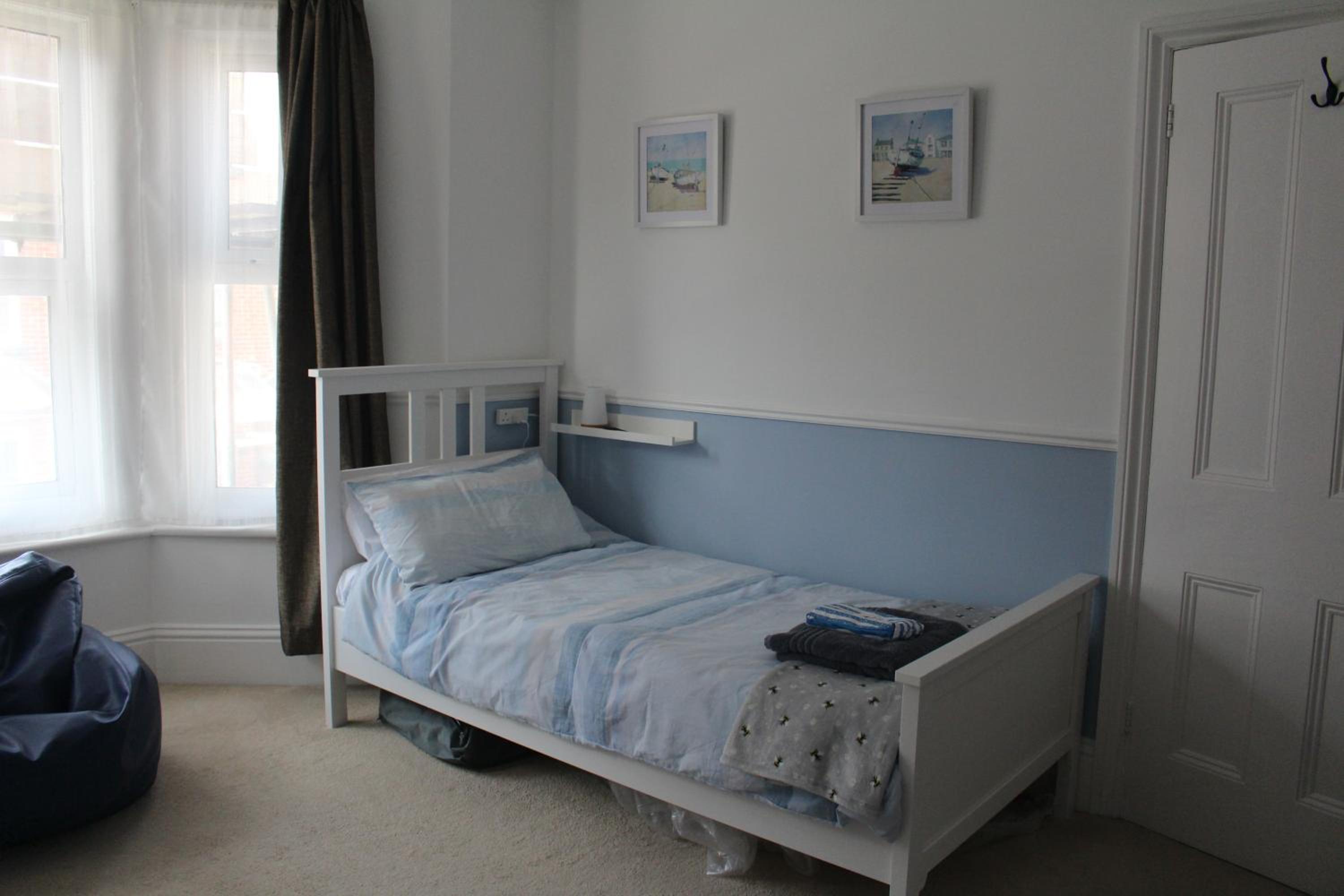 Four-Bedroom House photo 3