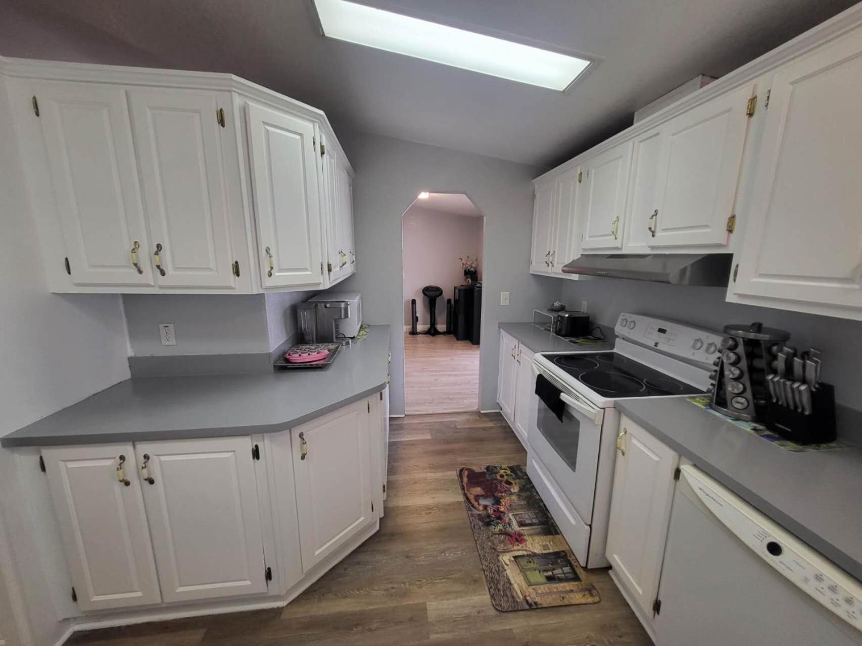 Three-Bedroom House photo 3