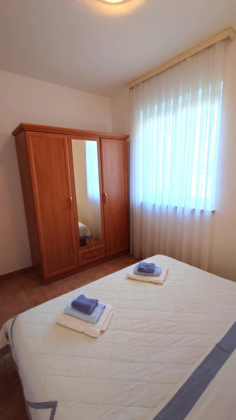 Two-Bedroom Apartment with Balcony - Photo 9