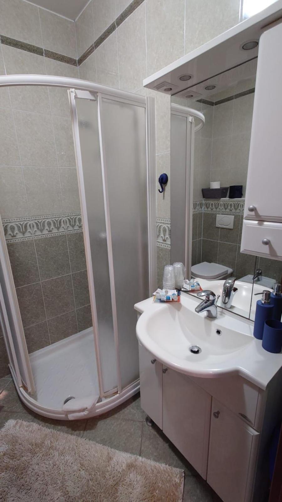 Two-Bedroom Apartment with Balcony - Photo 6