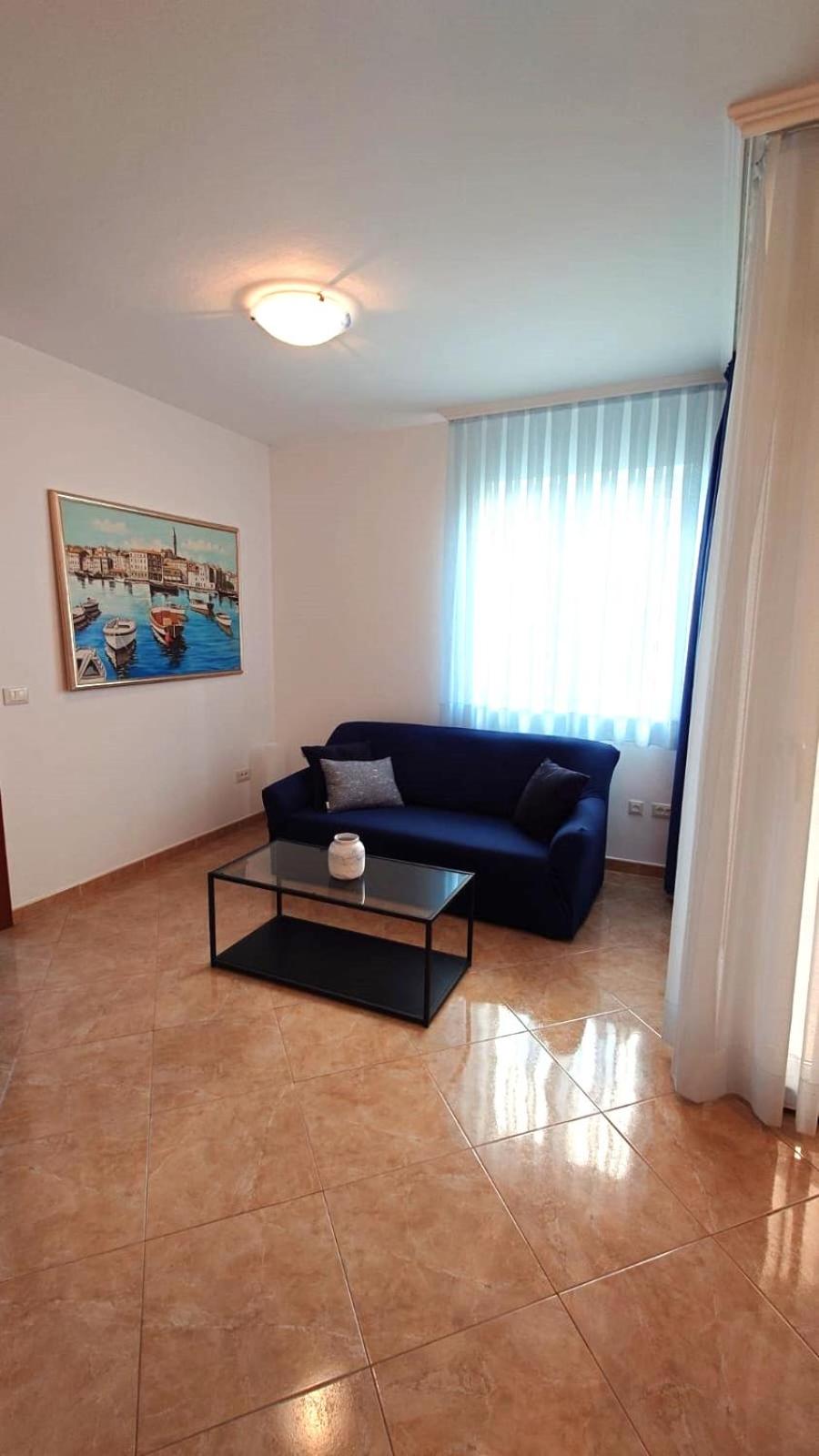 Two-Bedroom Apartment with Balcony - Photo 4
