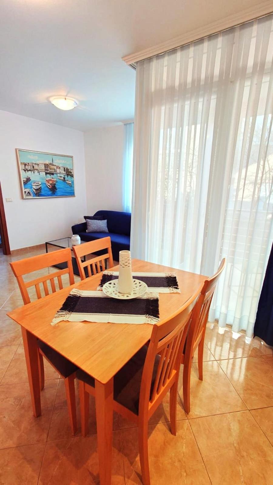 Two-Bedroom Apartment with Balcony - Photo 2