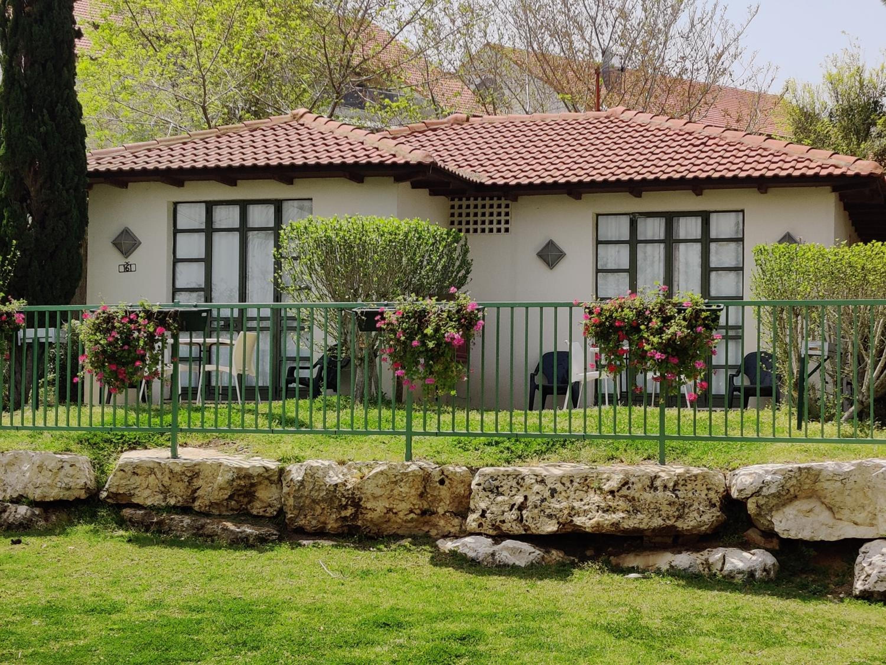 Apartment with Garden View - Photo 5