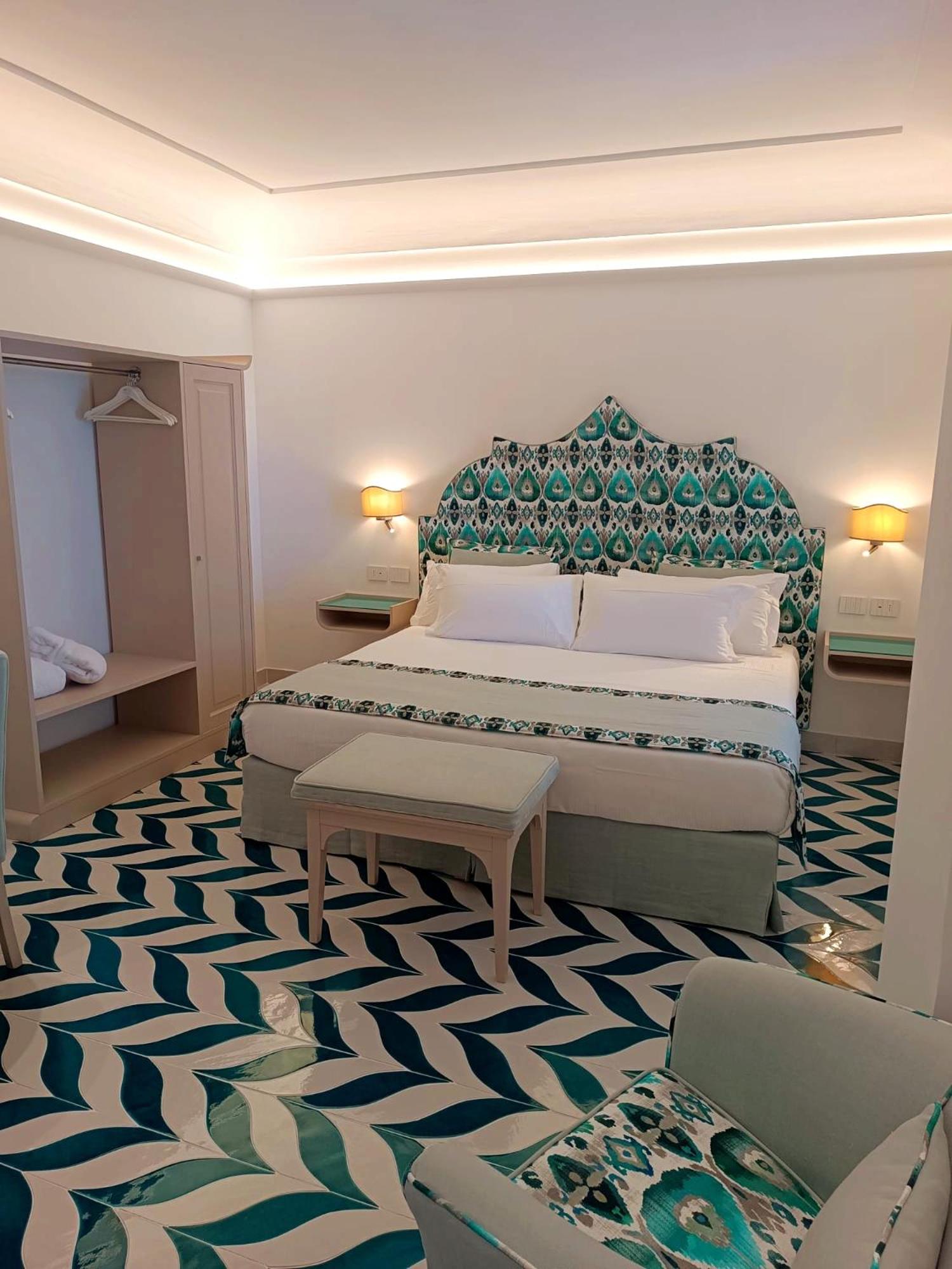 King Room with Spa Bath with Balcony and Sea View
