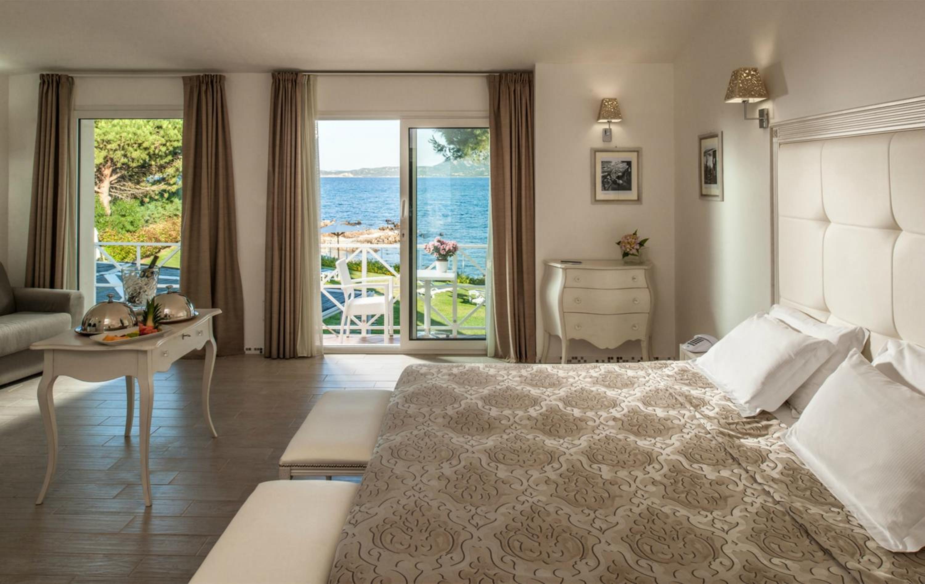 Wonder Junior Suite with Sea View - Beach Sunbeds