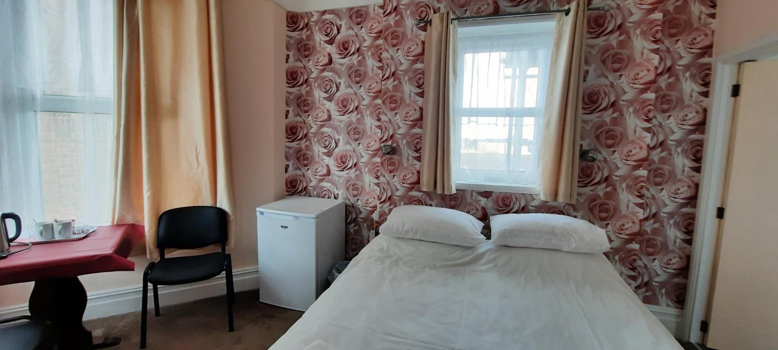 Double Room - Photo 2