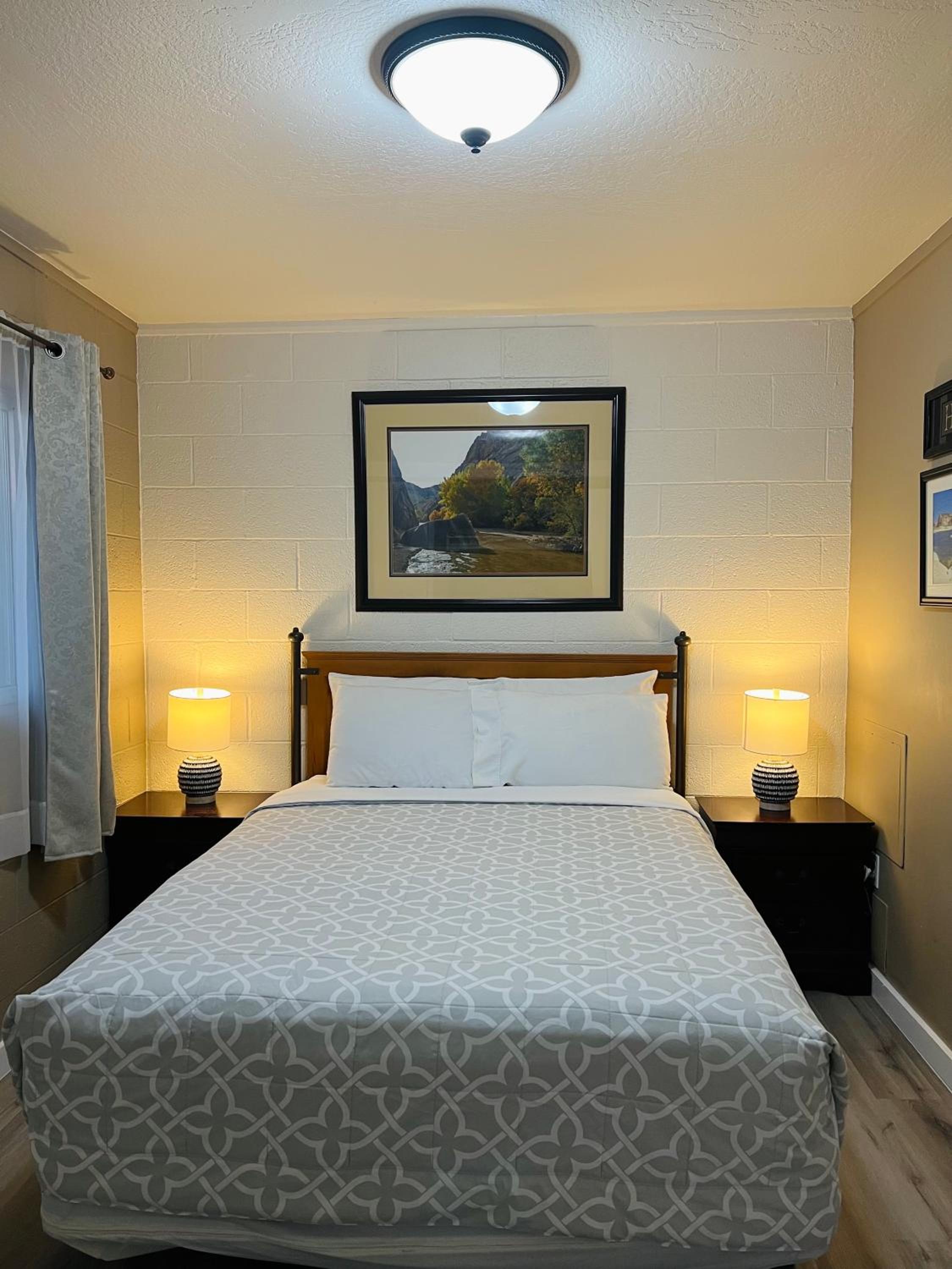 Two-Bedroom Apartment - Photo 3