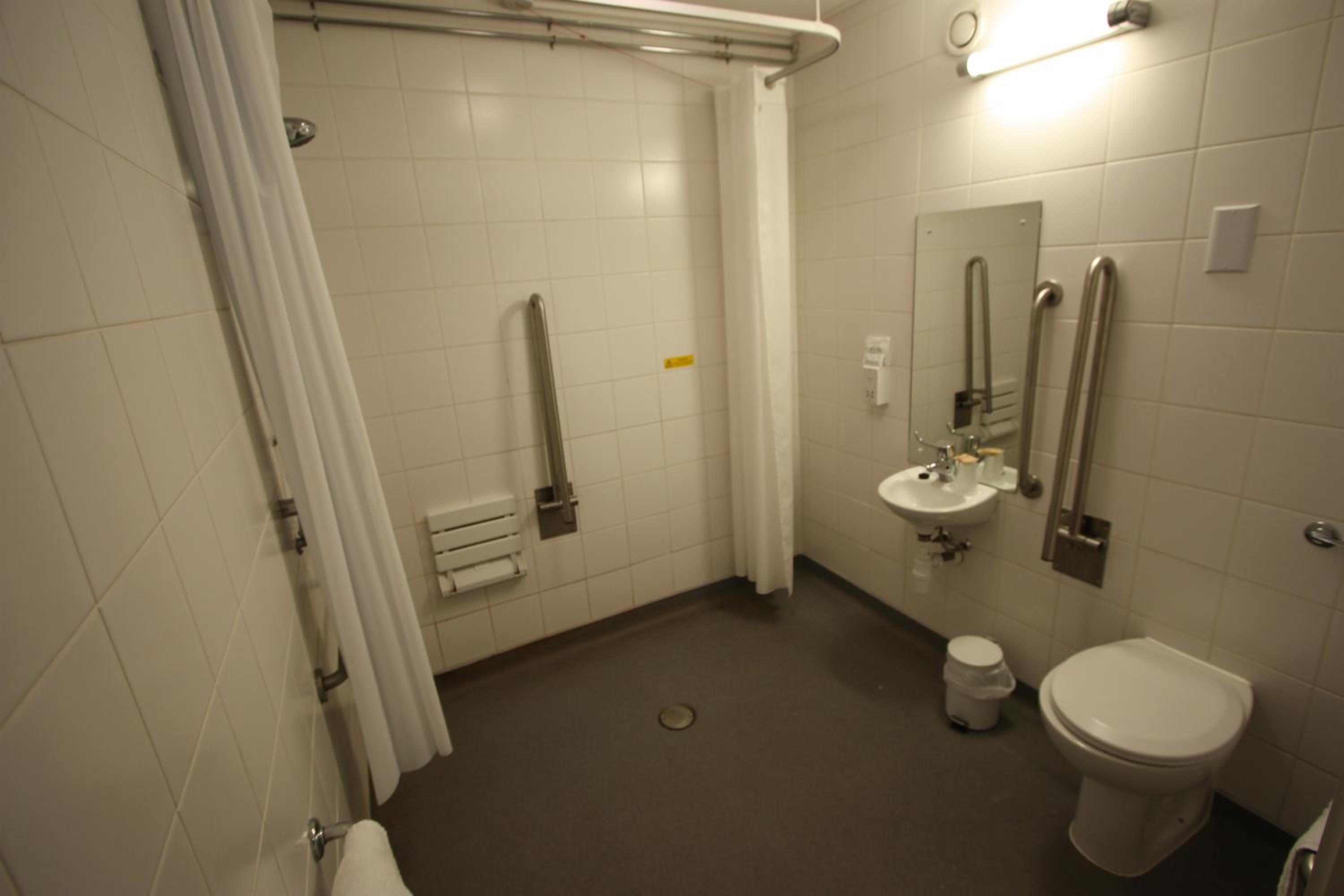 Double or Twin Room - Disability Access photo 3
