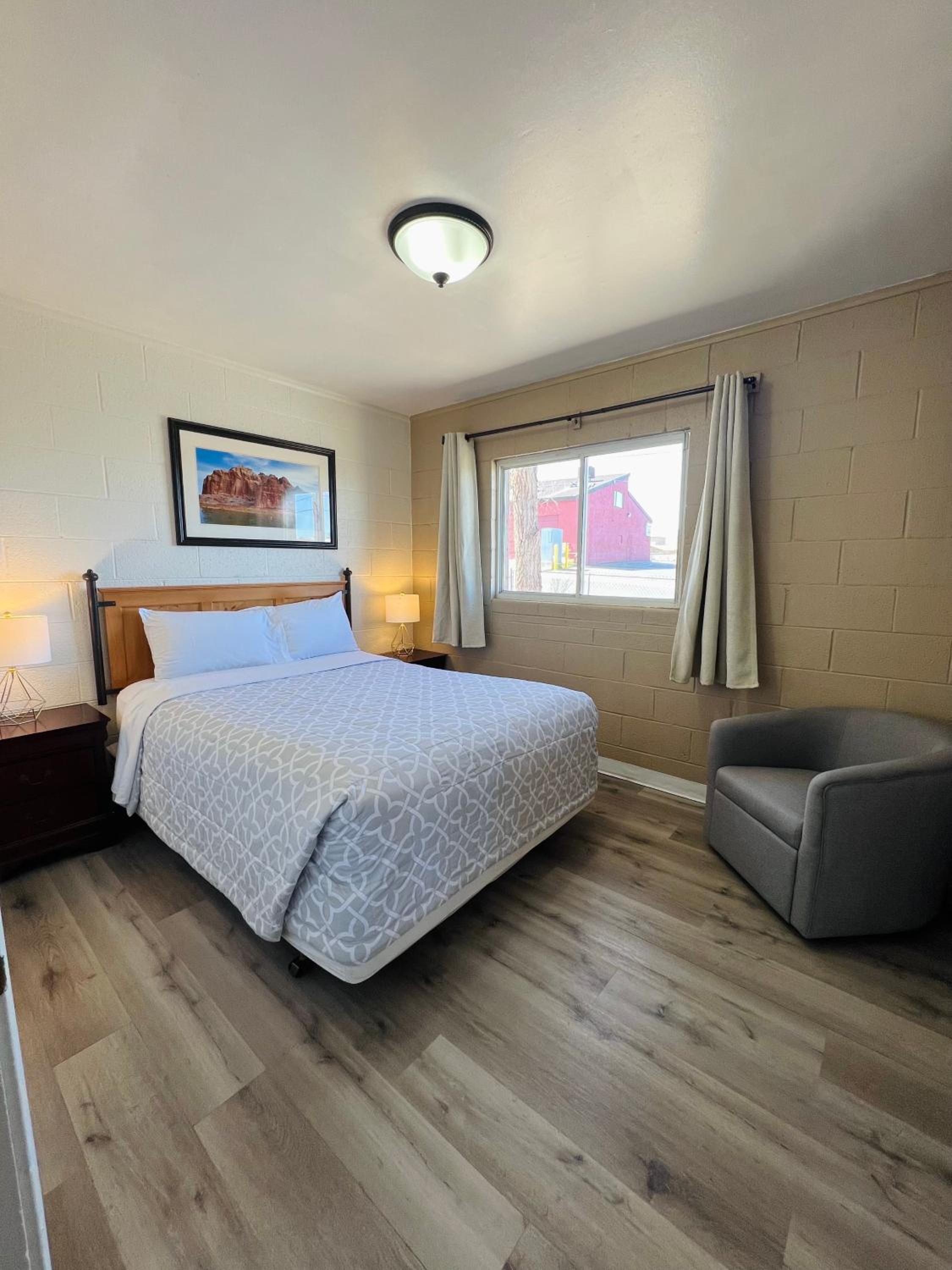 Two-Bedroom Apartment - Photo 21