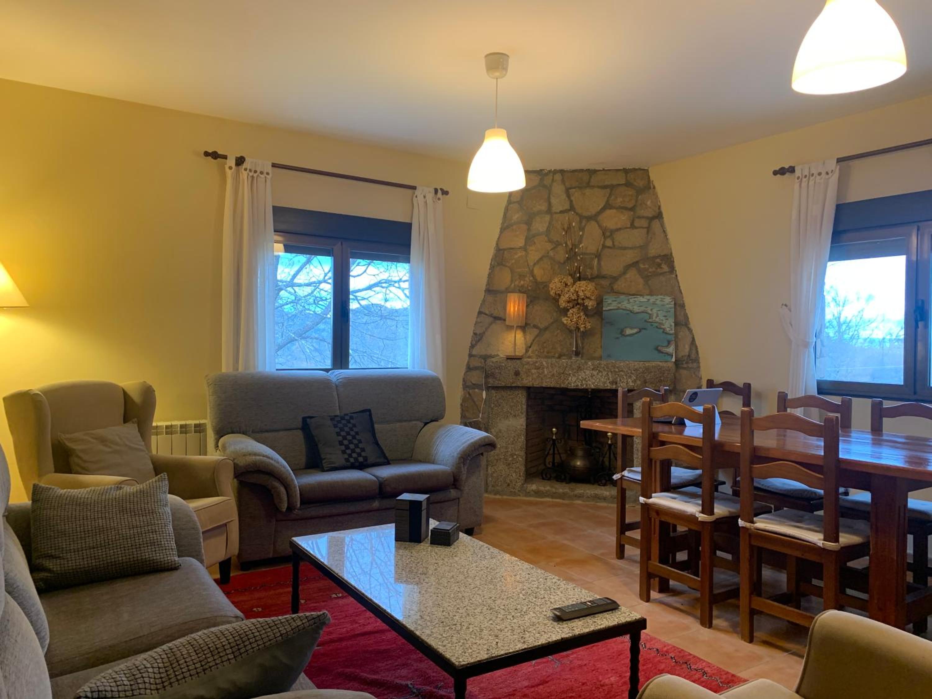 Casa de cuatro habitaciones