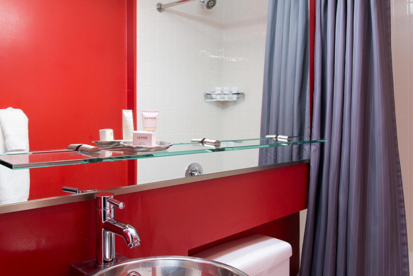 Modern Queen Room  - Photo 3