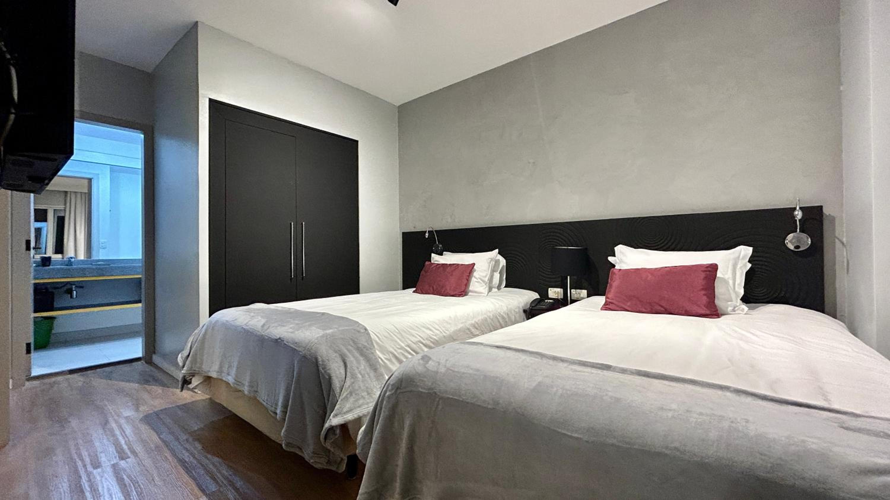 Deluxe Twin Room - Photo 1