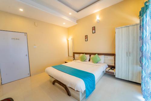 Deluxe Double Room with Balcony - Photo 4