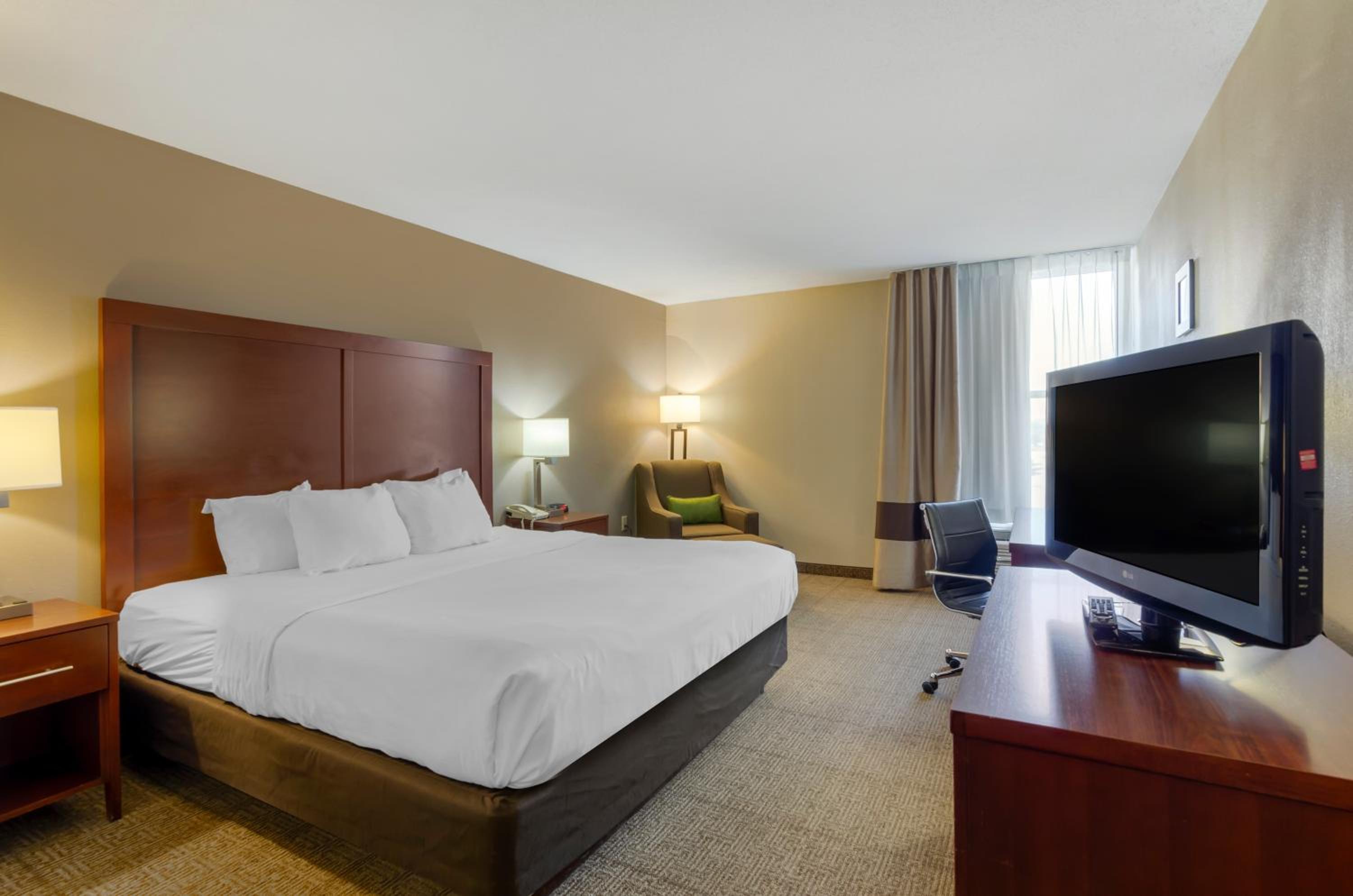 King Room - Non-Smoking - Photo 1