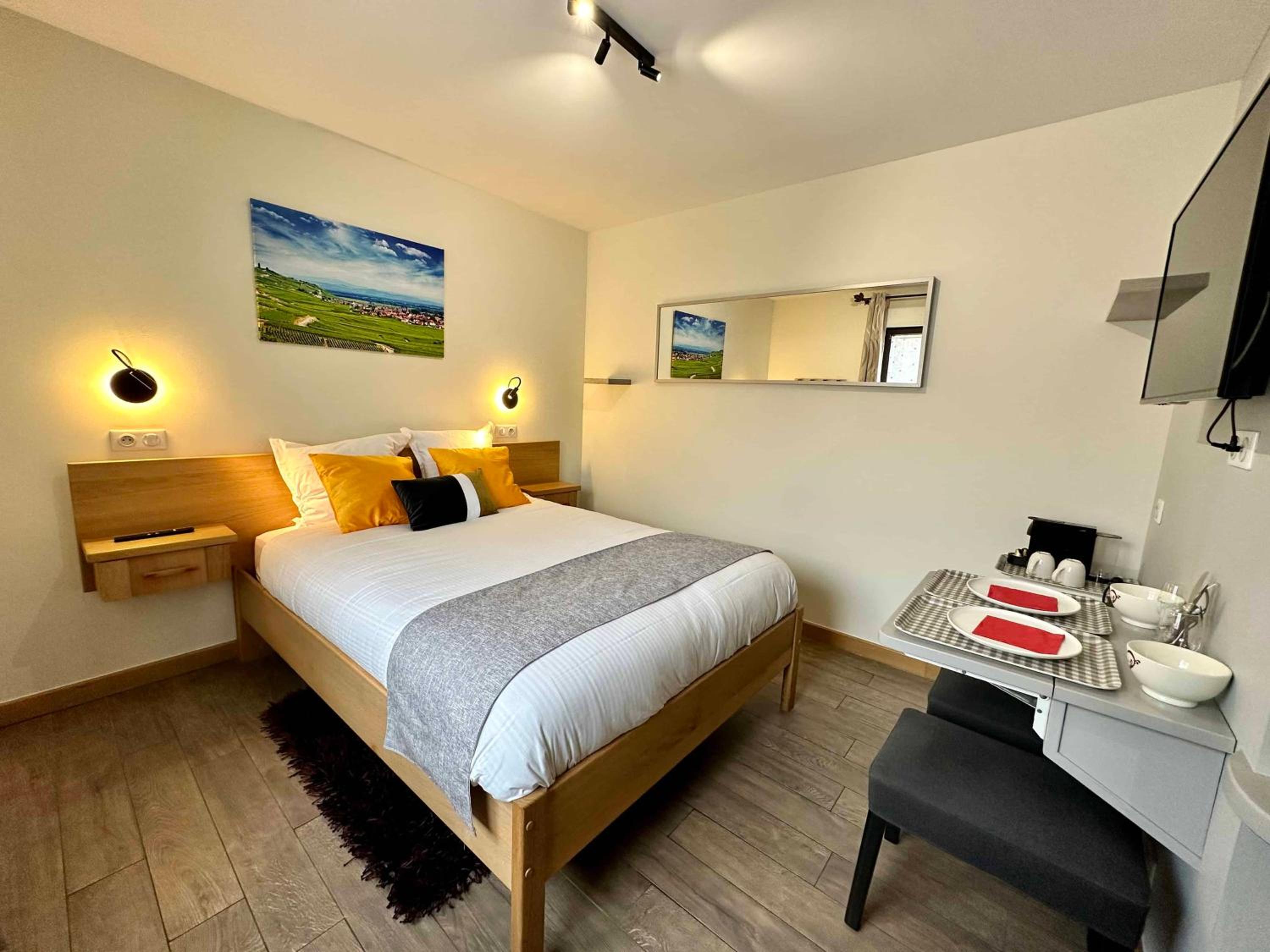 Standard Double Room - Photo 2