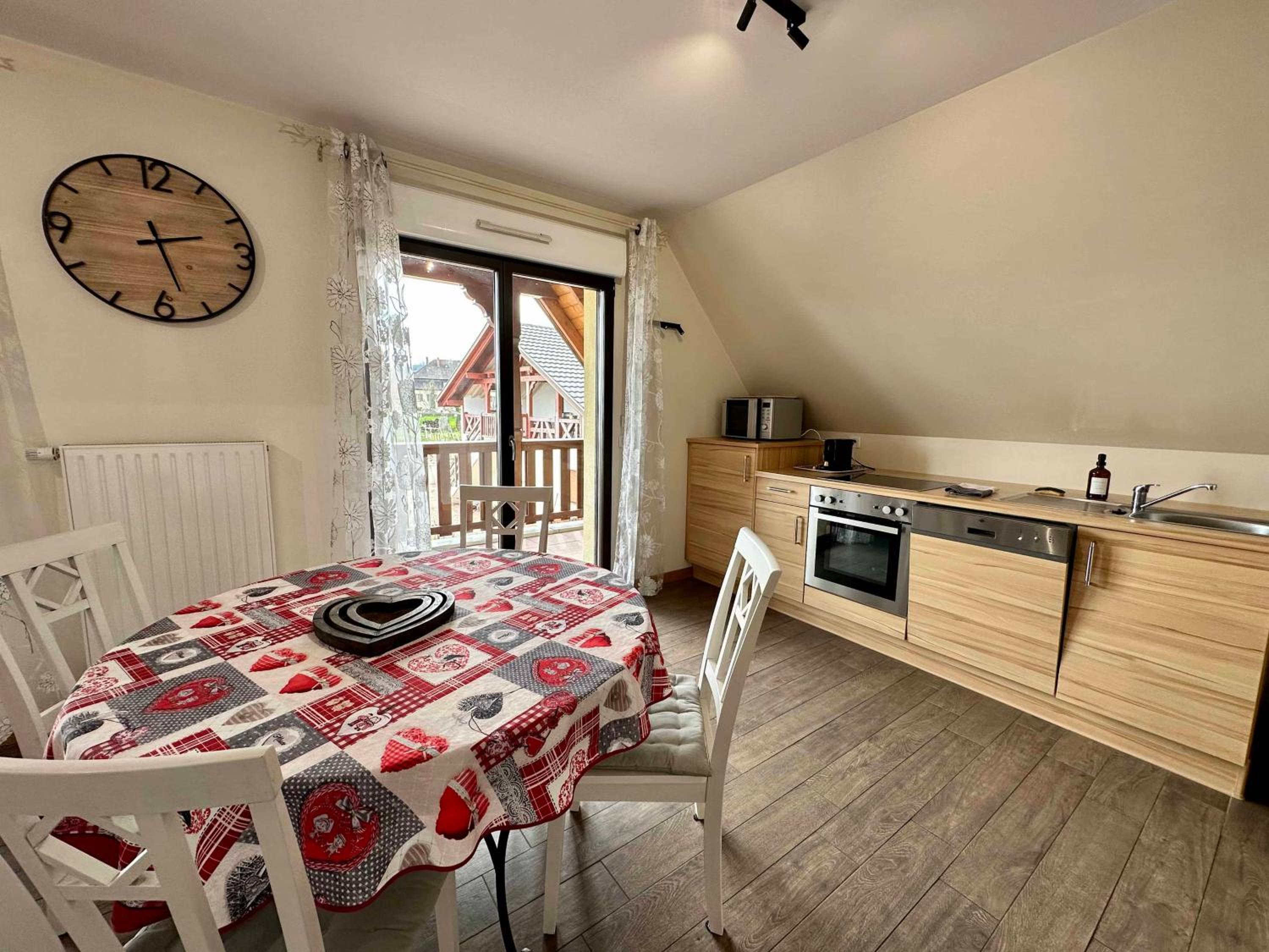 Suite with Balcony - Photo 3