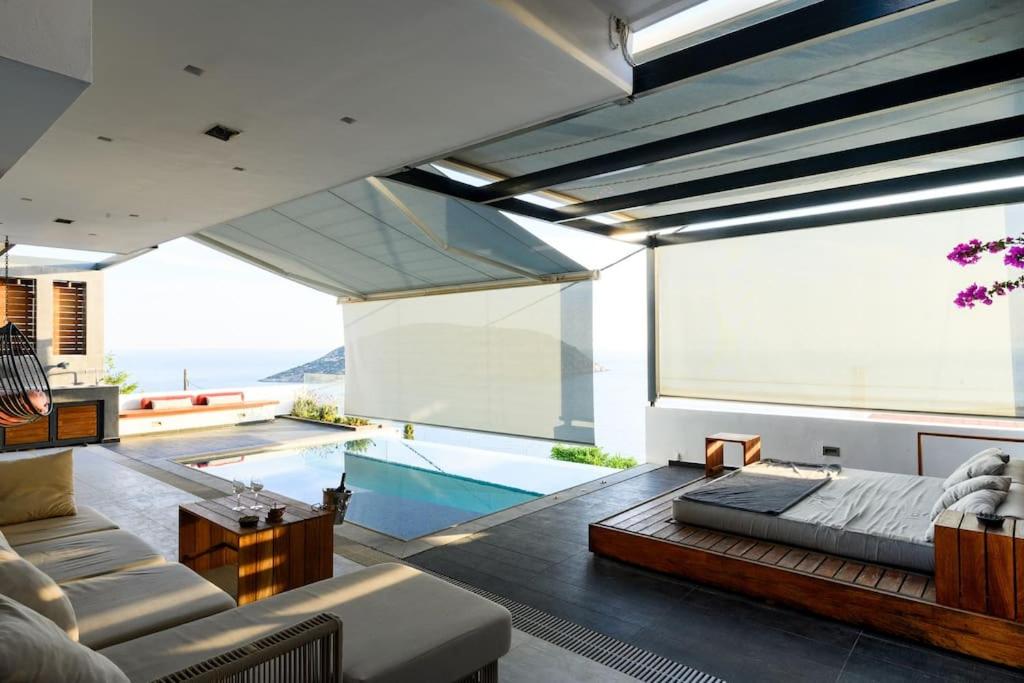 Three-Bedroom Villa photo 3