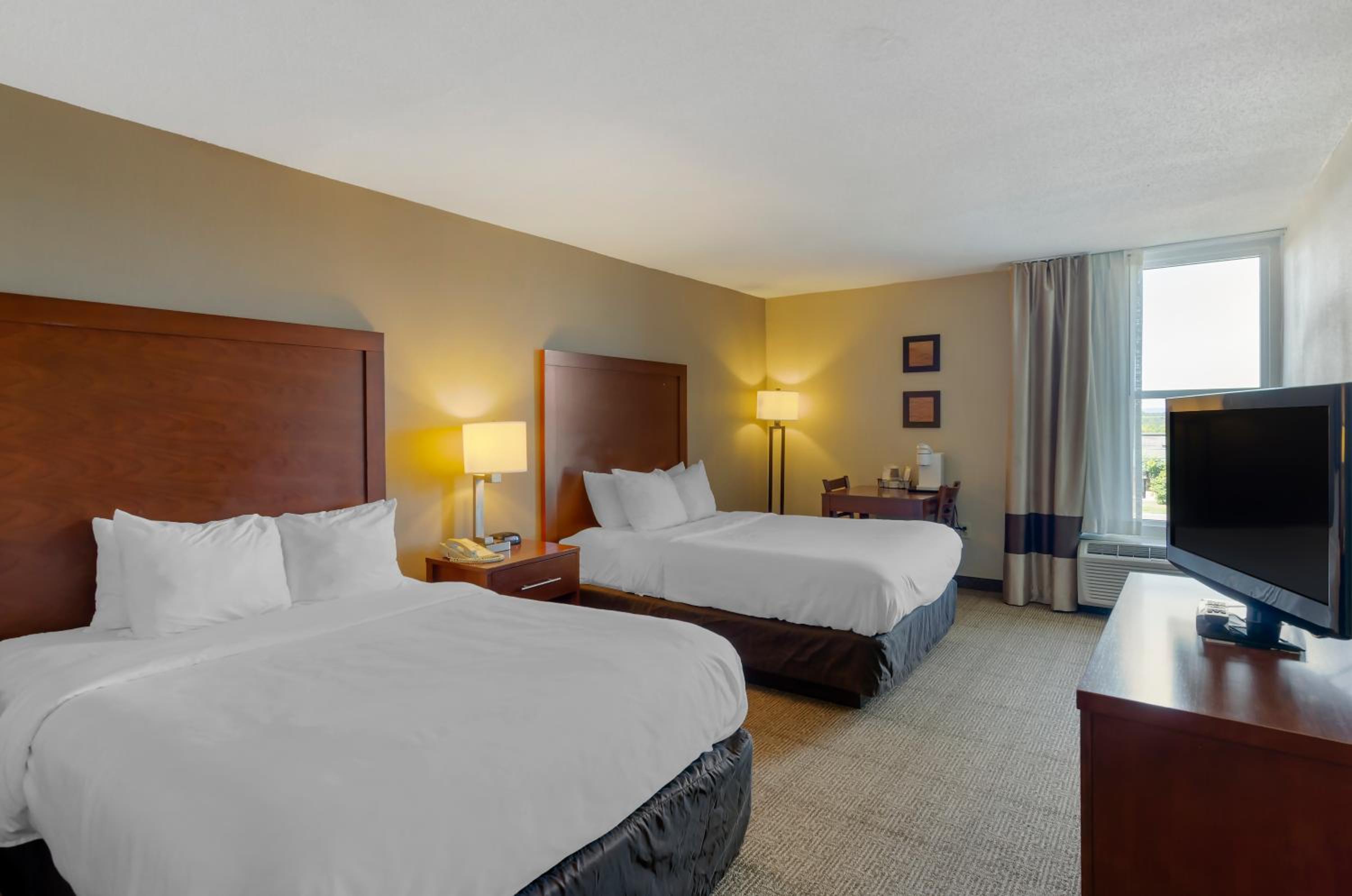 Double Room with Two Double Beds - Non-Smoking - Photo 1