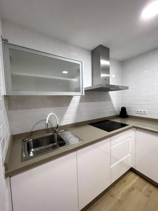 Three-Bedroom Apartment photo 2