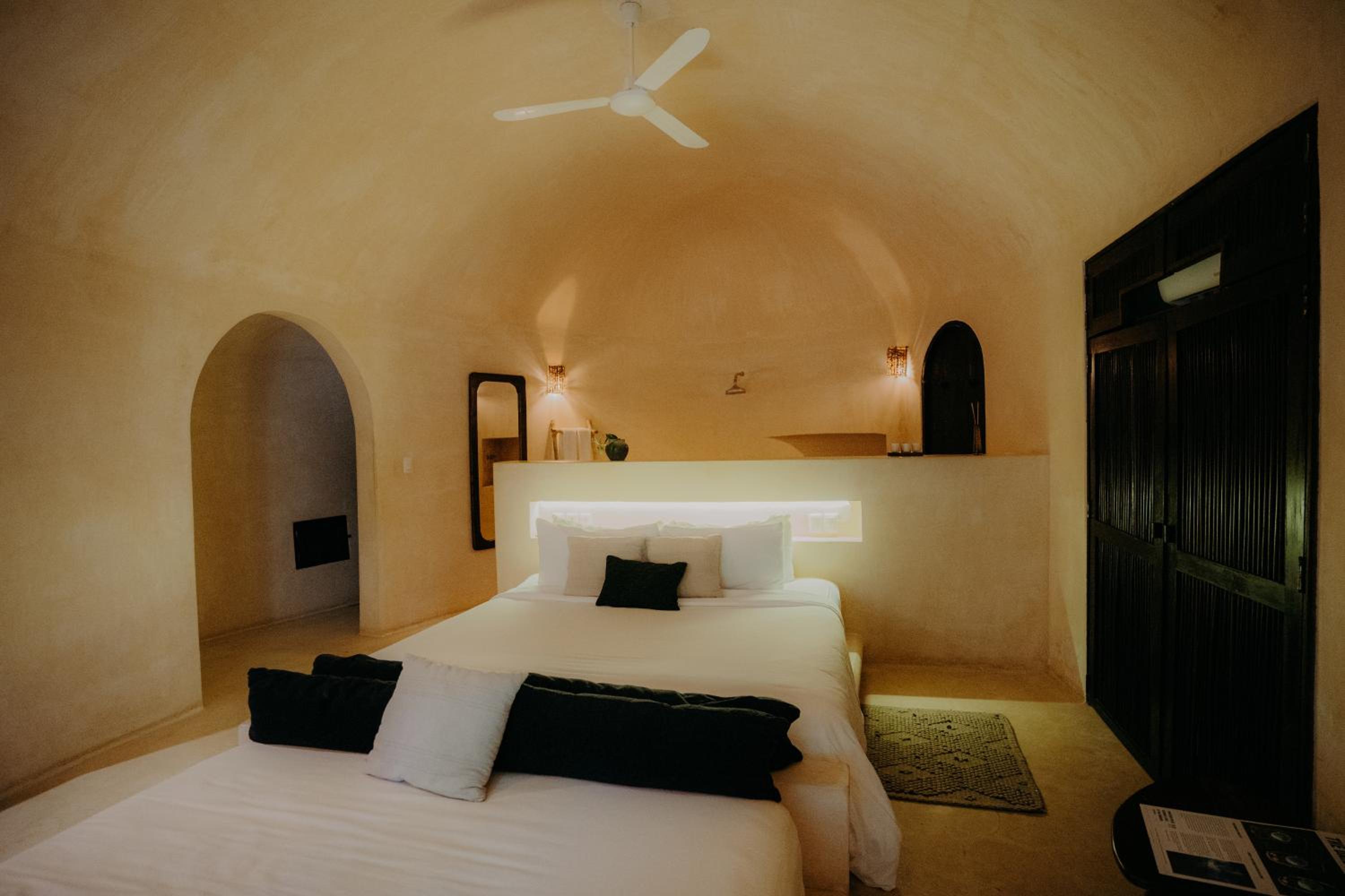 Deluxe Double or Twin Room with Pool View - Photo 1