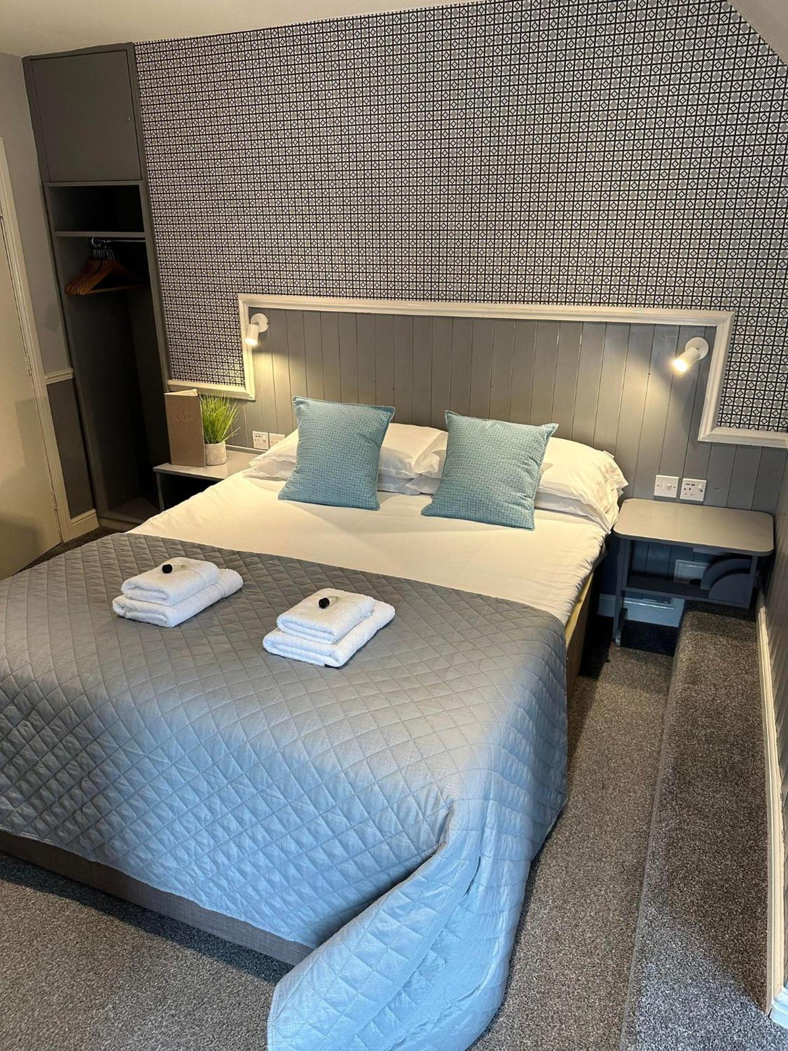 Double Room - Photo 2