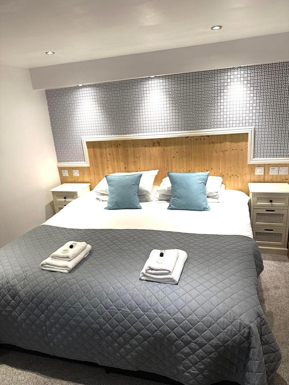 Double Room - Photo 6