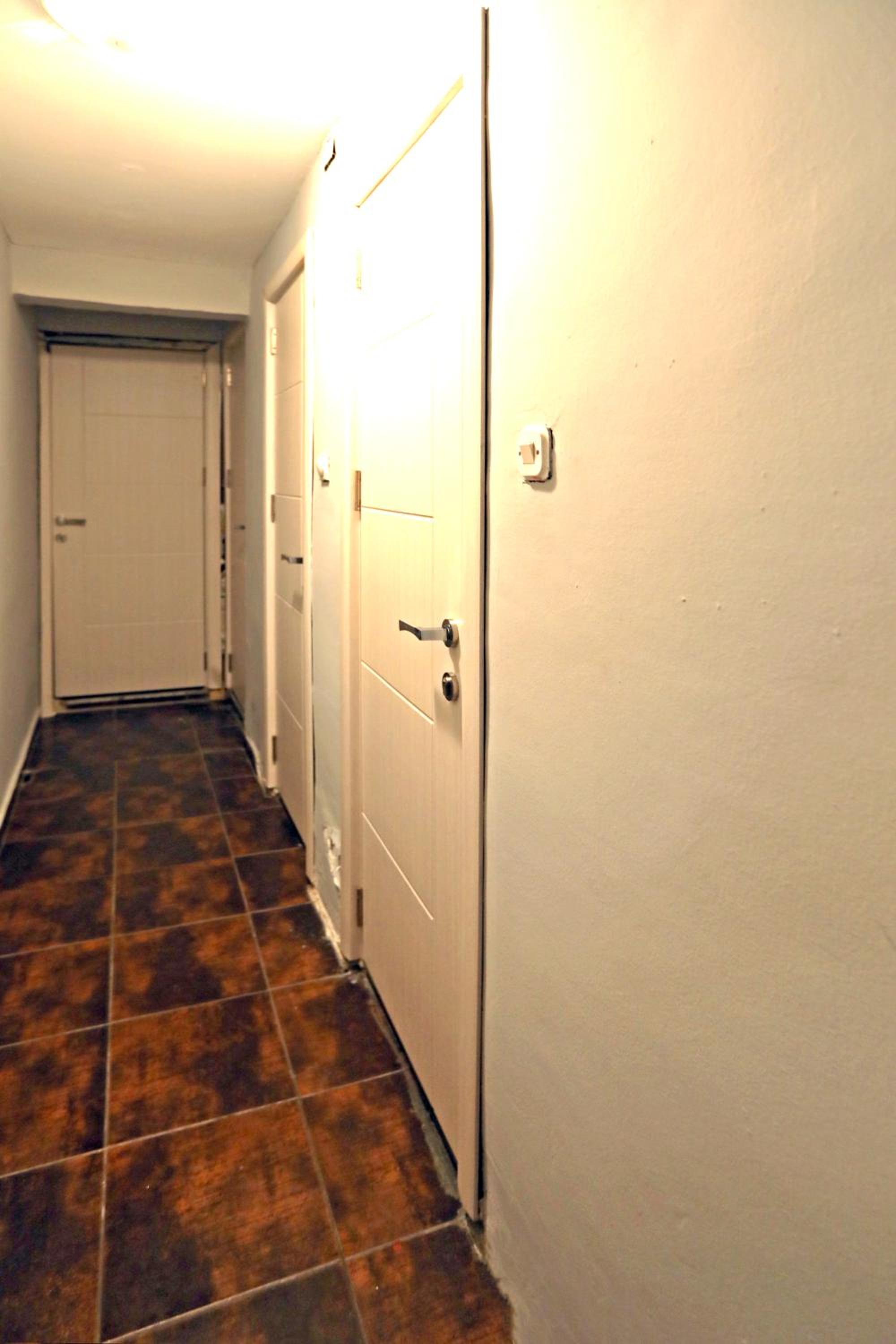 Double or Twin Room with Shared Bathroom photo 1