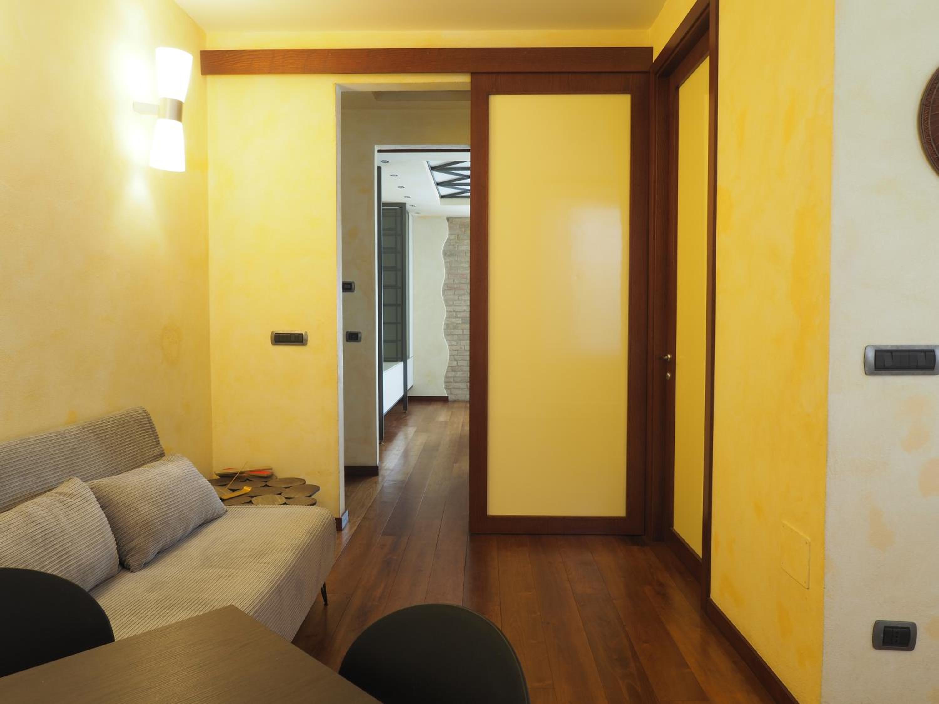 One-Bedroom Apartment photo 1