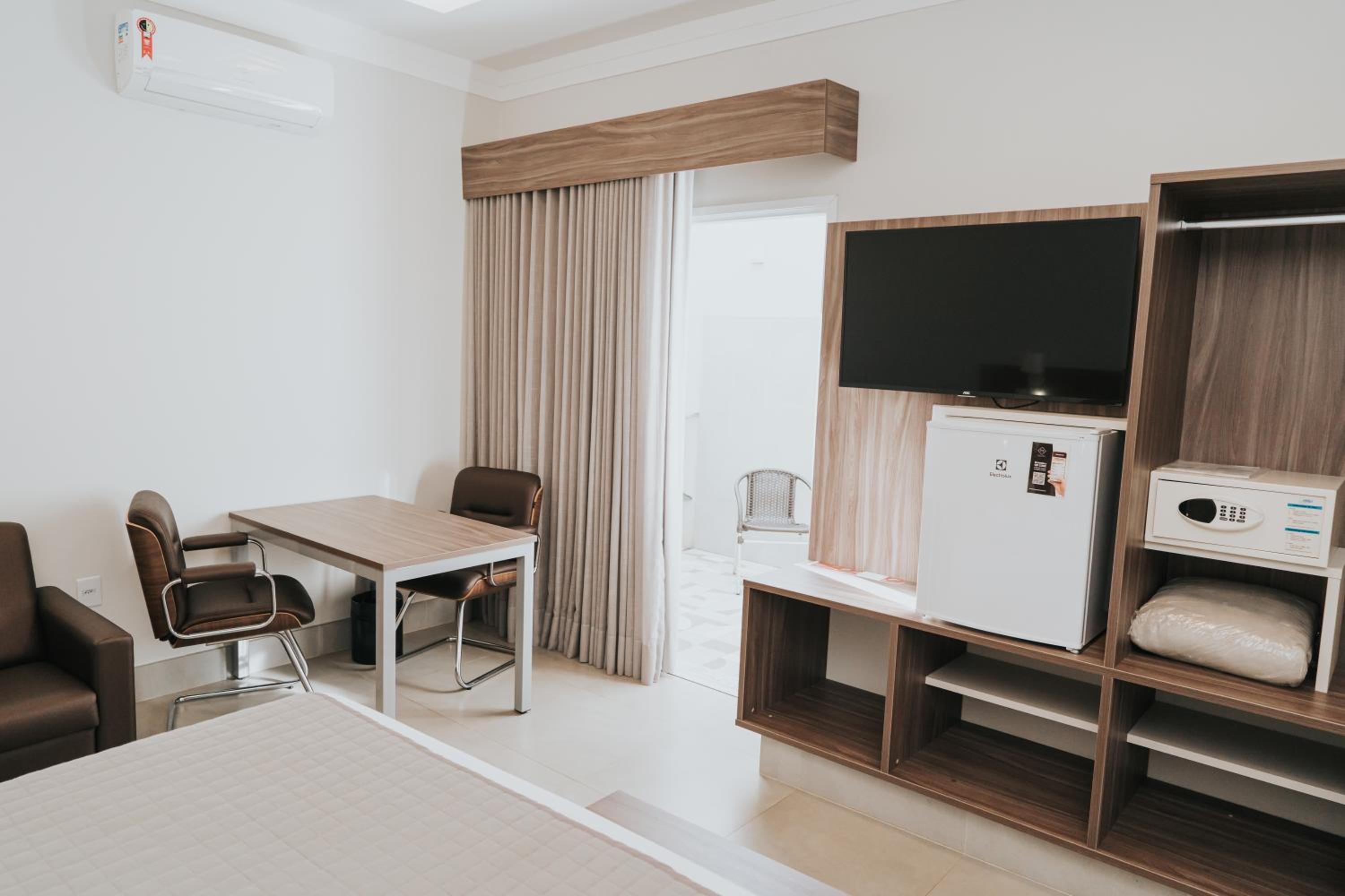 King Suite with Spa Bath photo 3