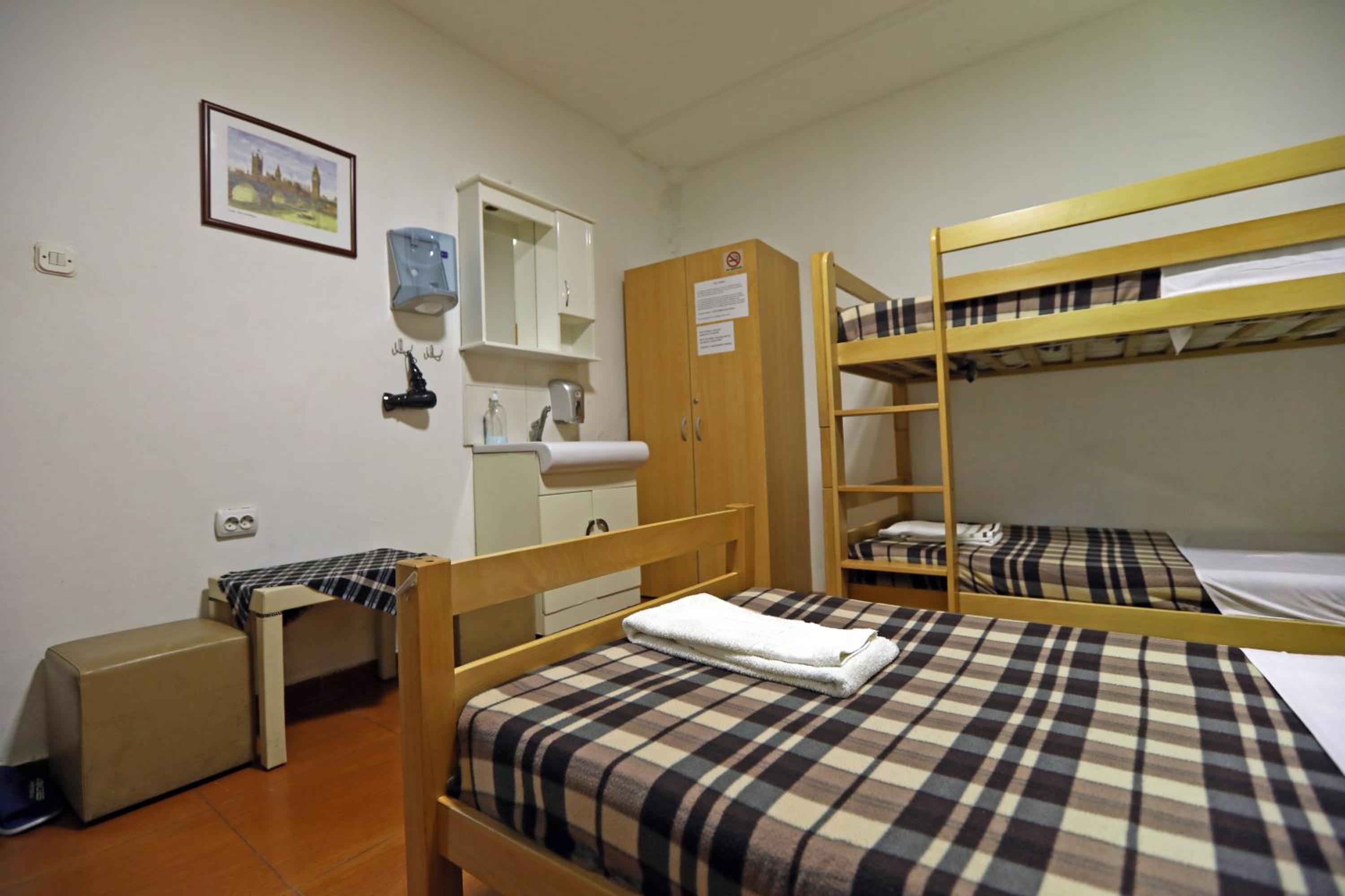 Quadruple Room with Shared Bathroom photo 1