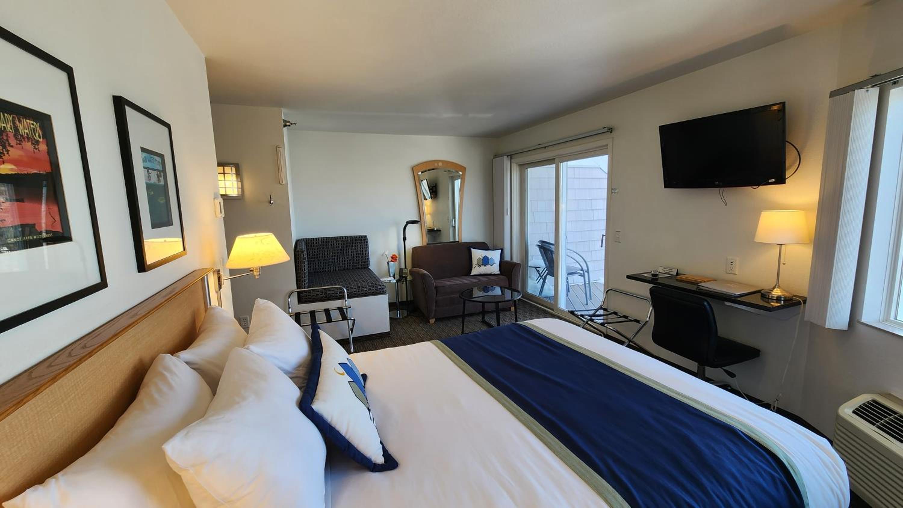 Queen Room with Balcony - No View