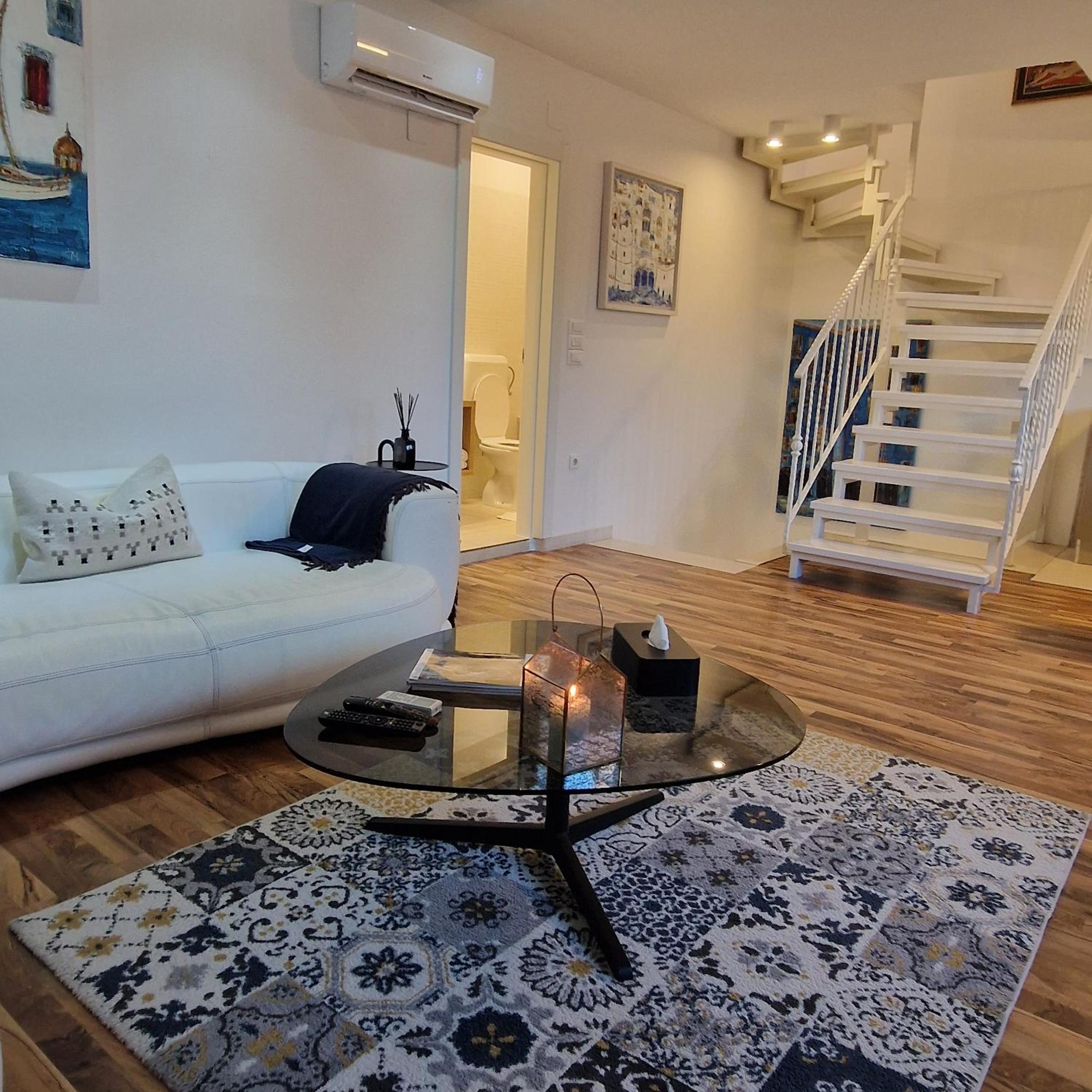 Luxury Duplex Apartment with Terrace and Sea View