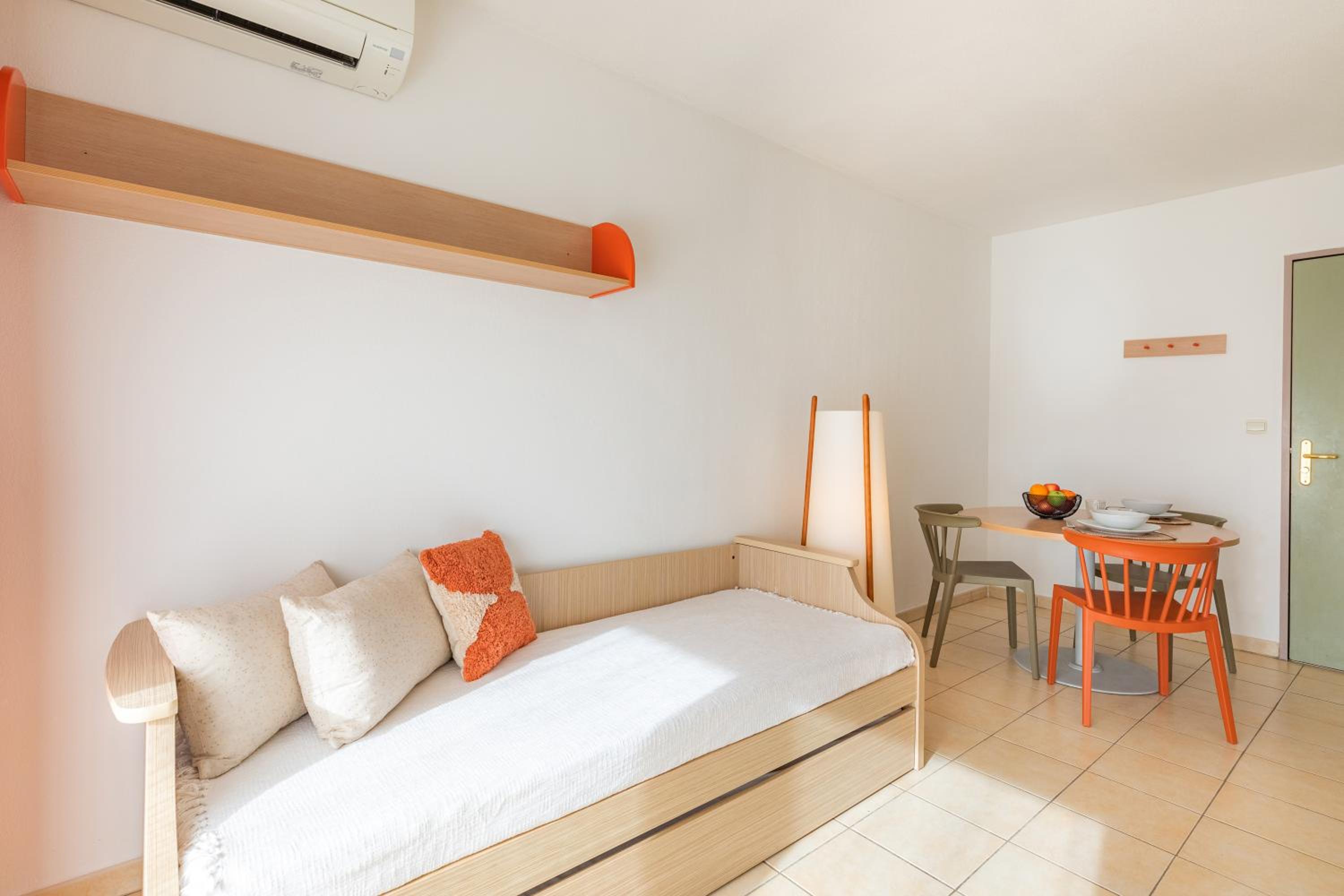 One Bedroom Apartment - Photo 9
