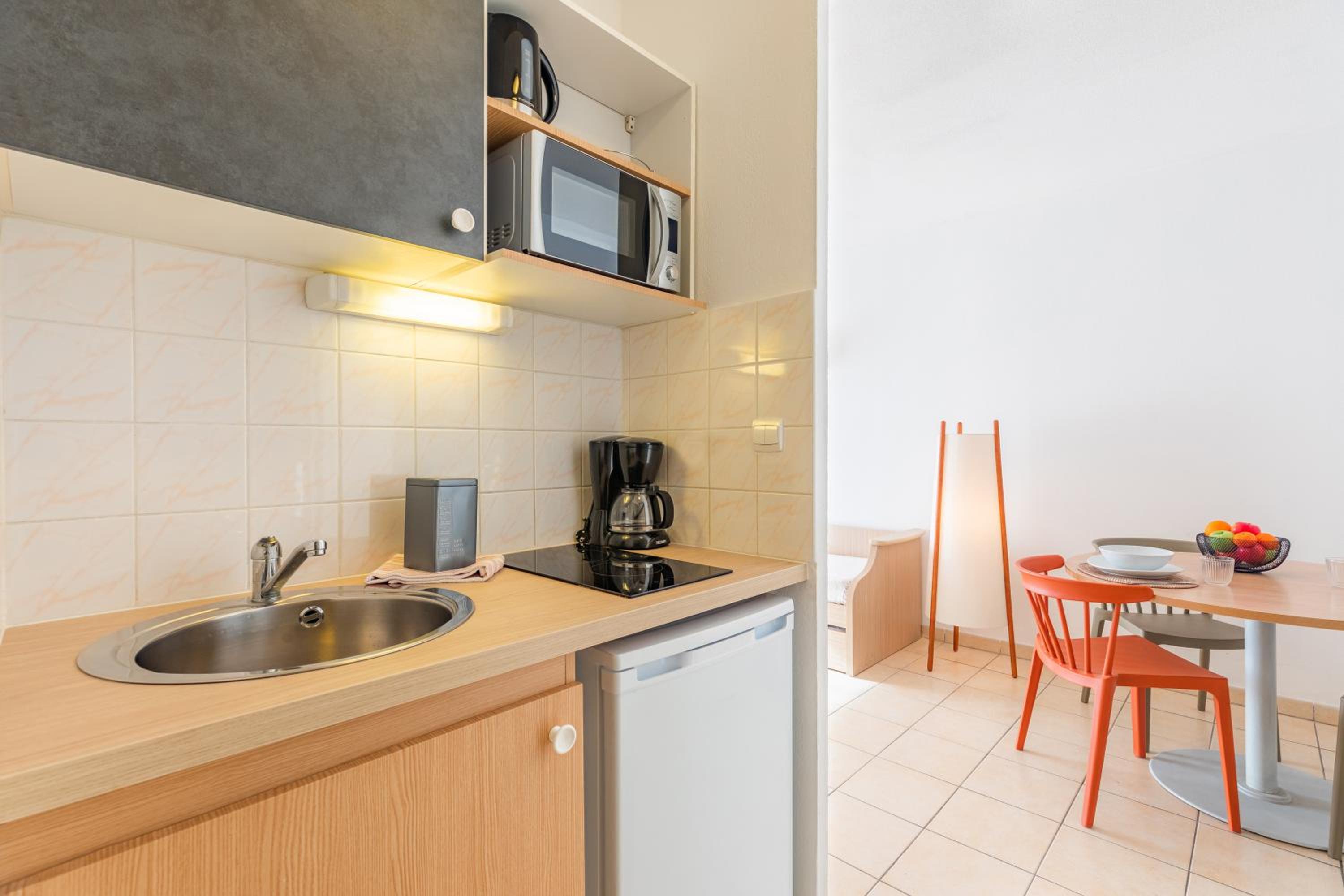 One Bedroom Apartment - Photo 4