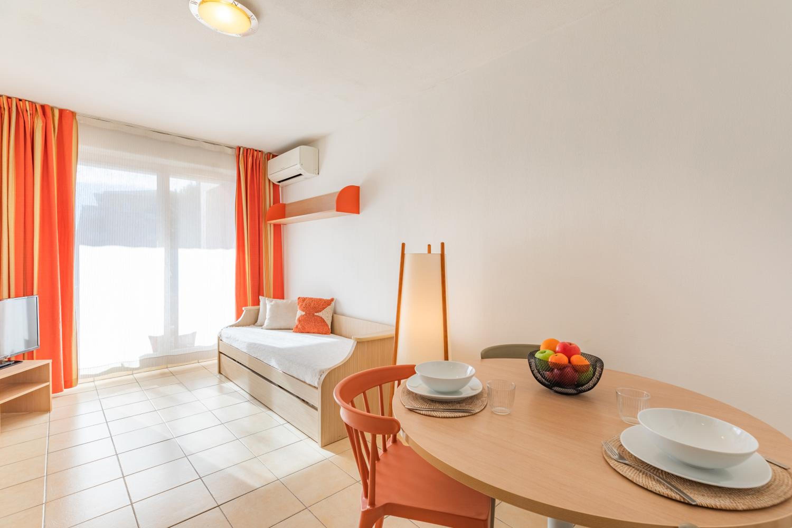 One Bedroom Apartment - Photo 7