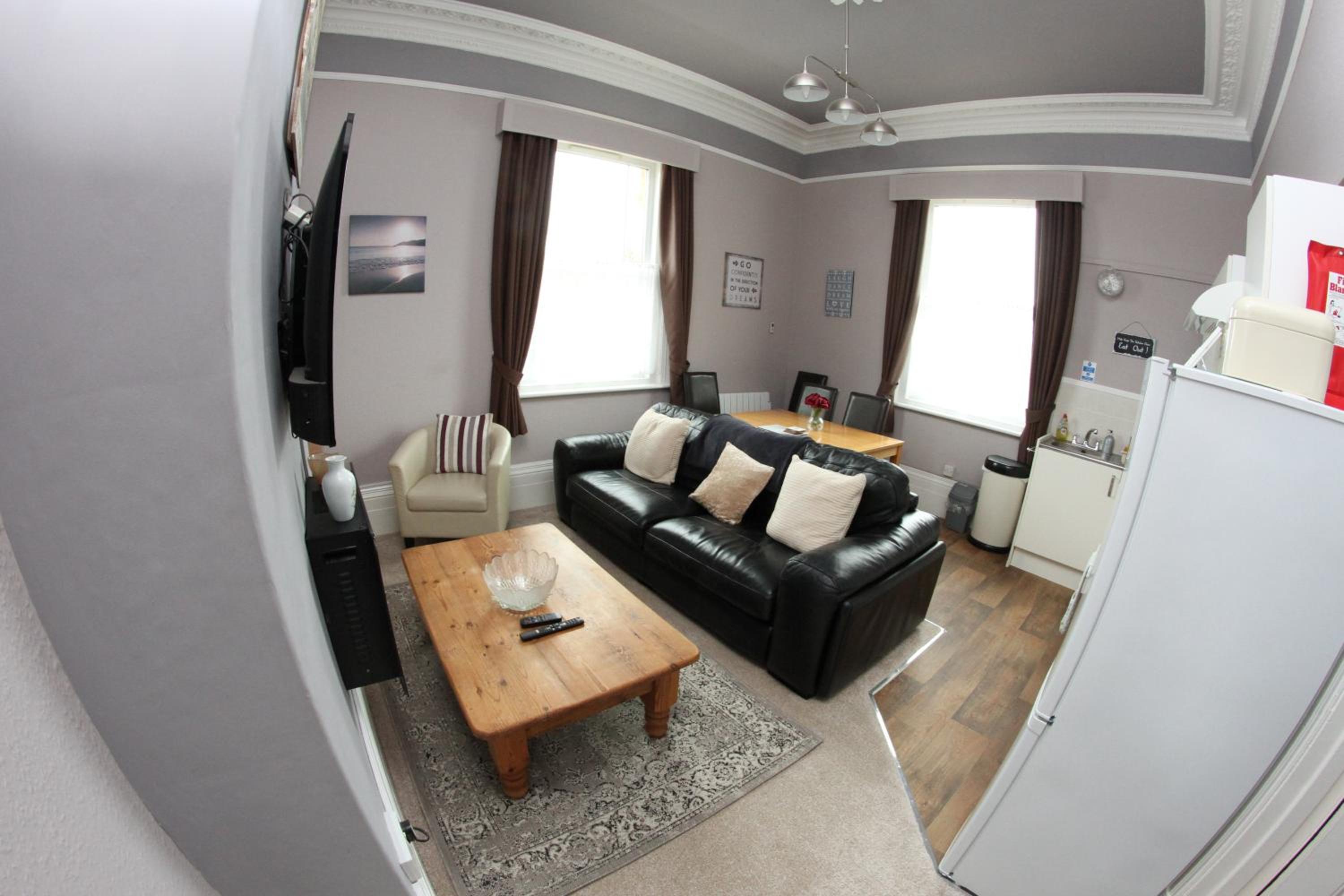 Two-Bedroom Apartment photo 2