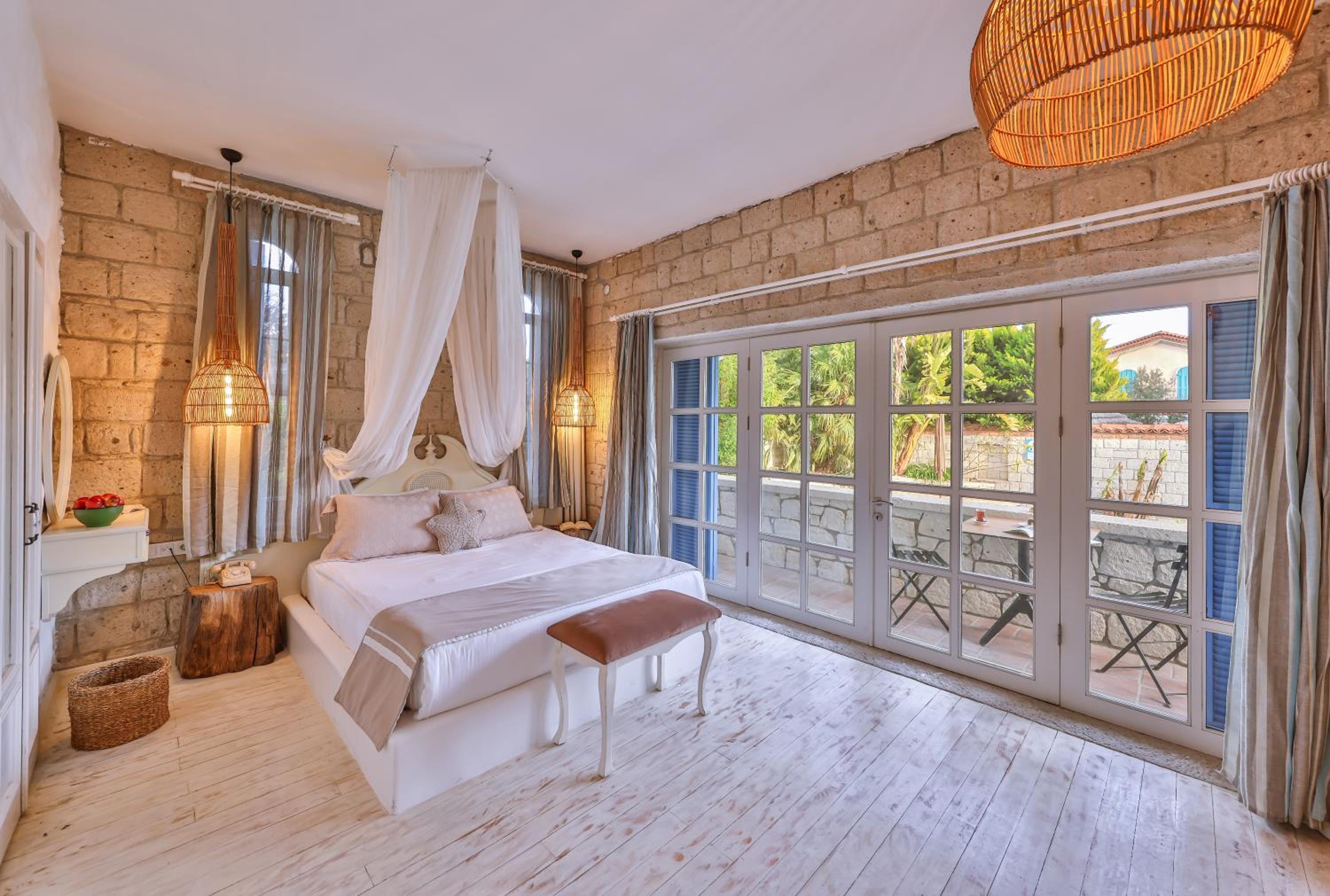 Deluxe Room with Fireplace