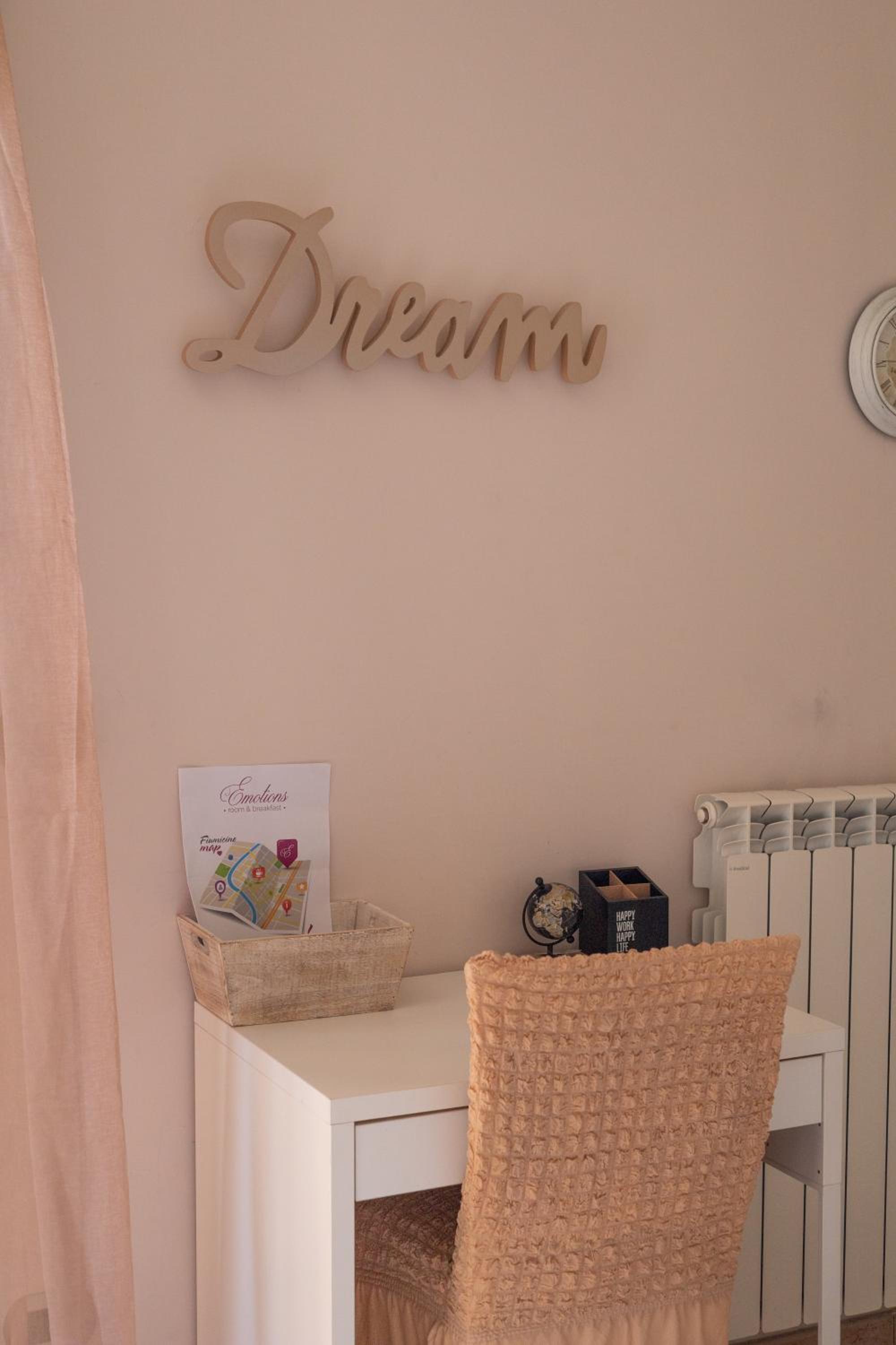 Deluxe Double Room with Balcony photo 2
