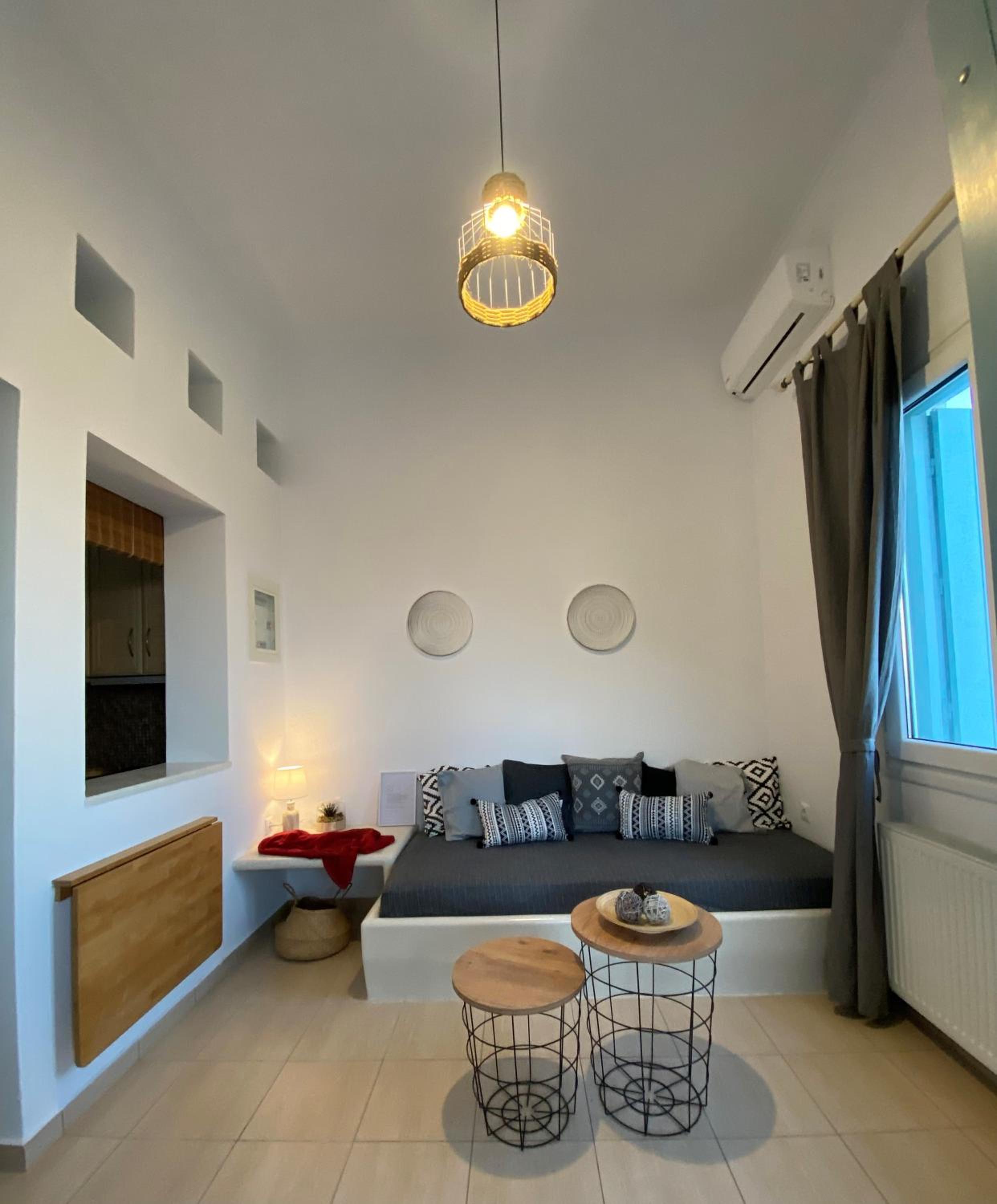 One-Bedroom House photo 1