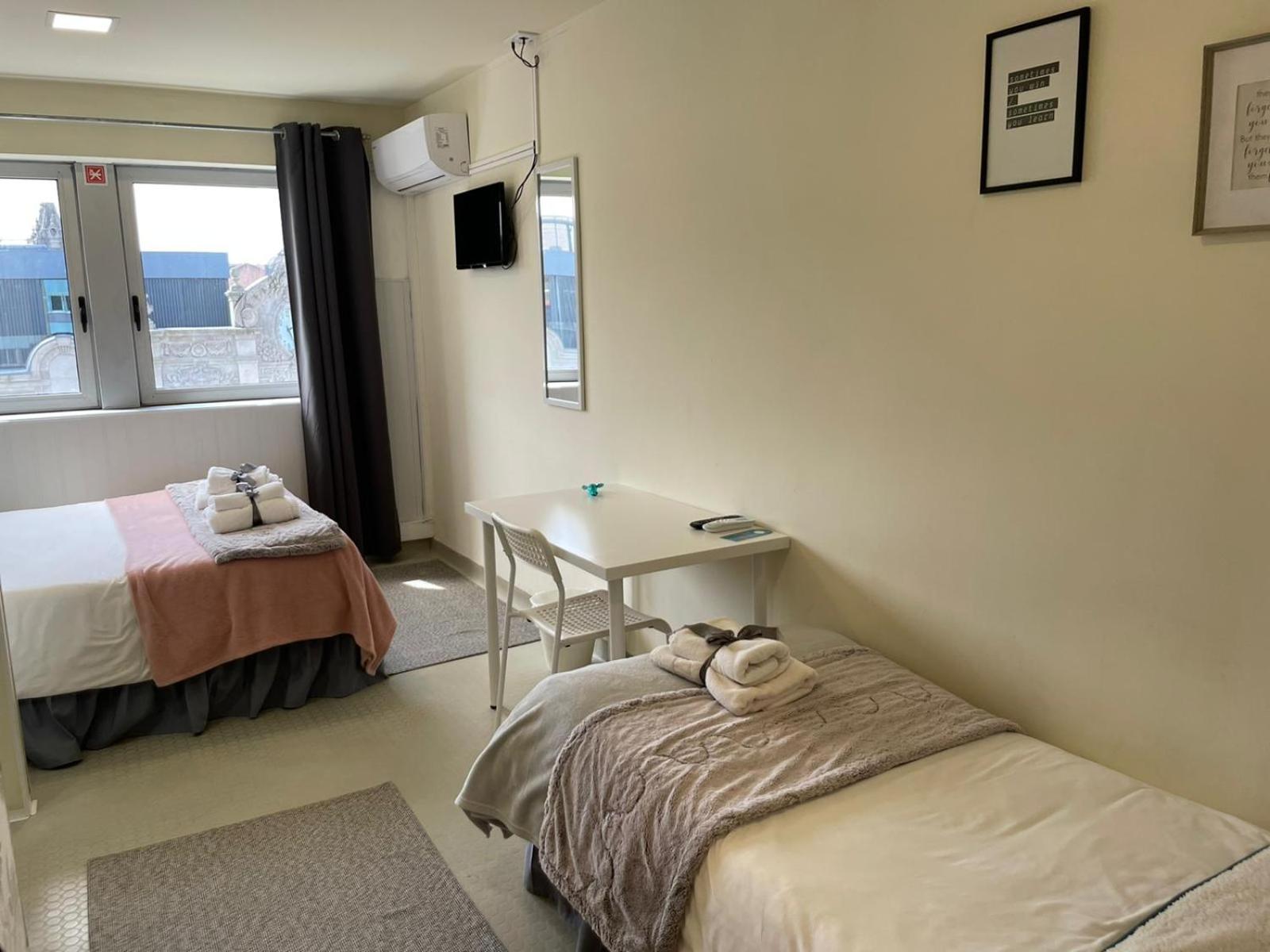 Comfort Triple Room with Shower - Photo 9