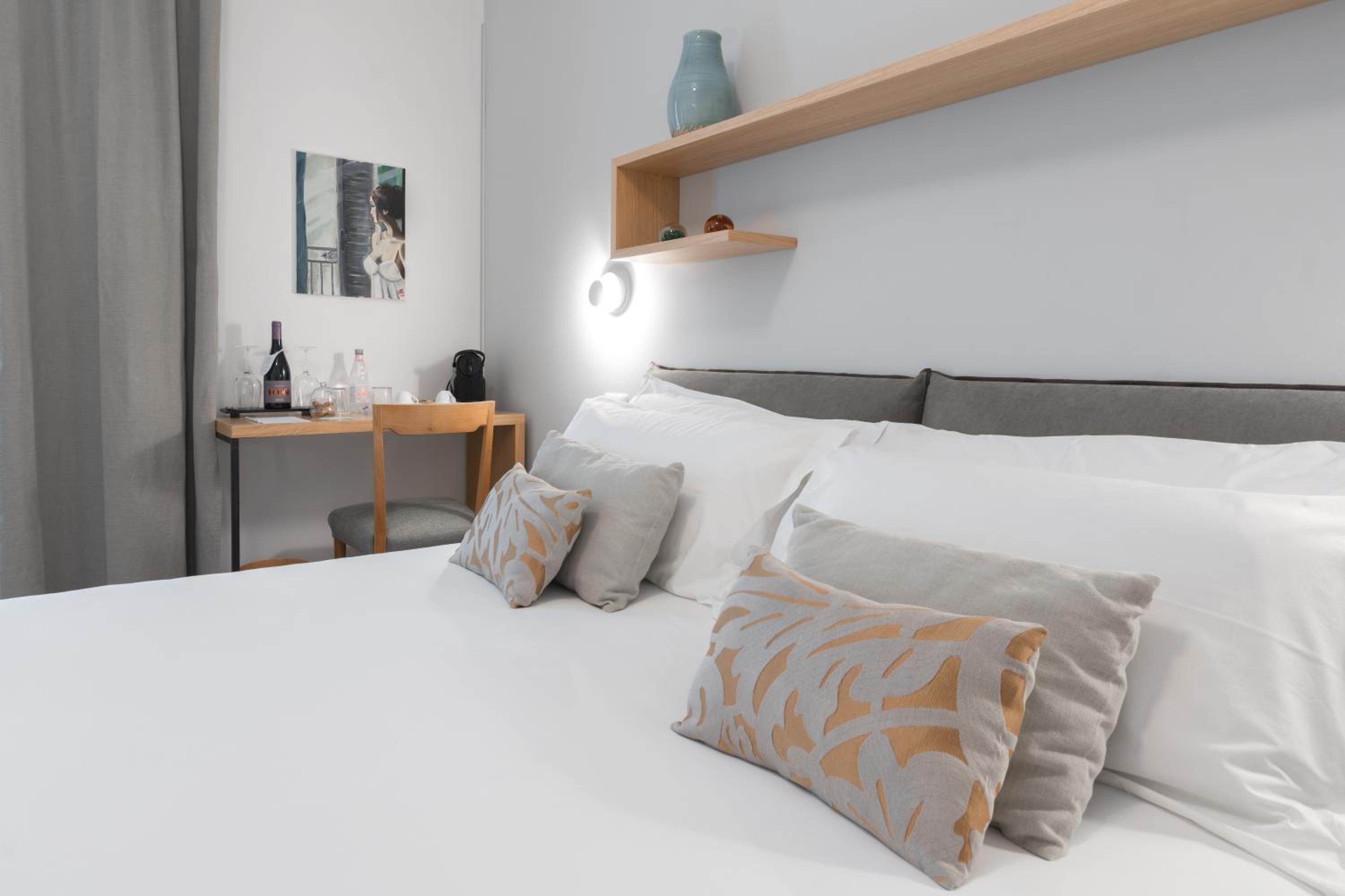 Deluxe Room - Photo 1