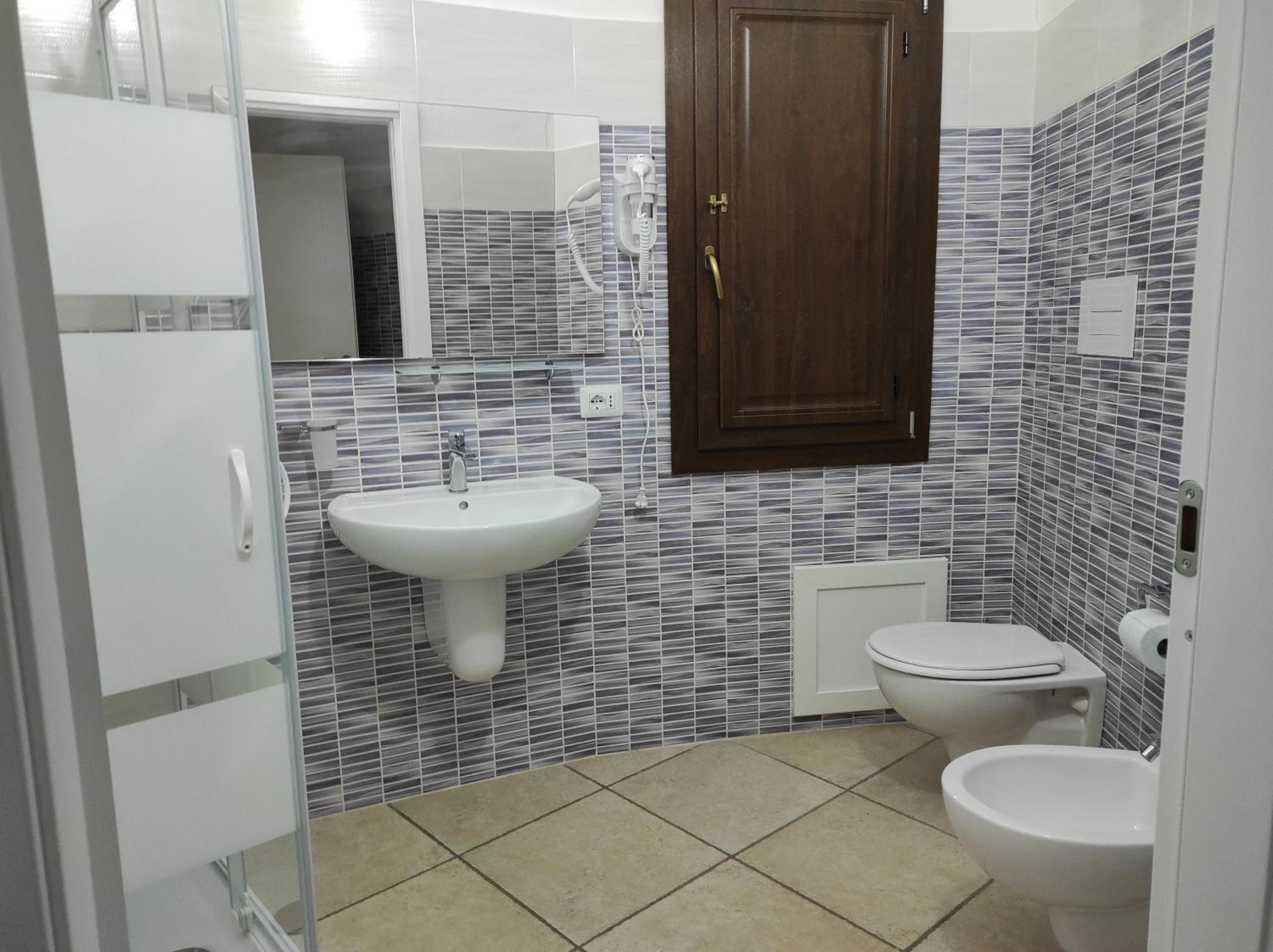 Classic Quadruple Room photo 2