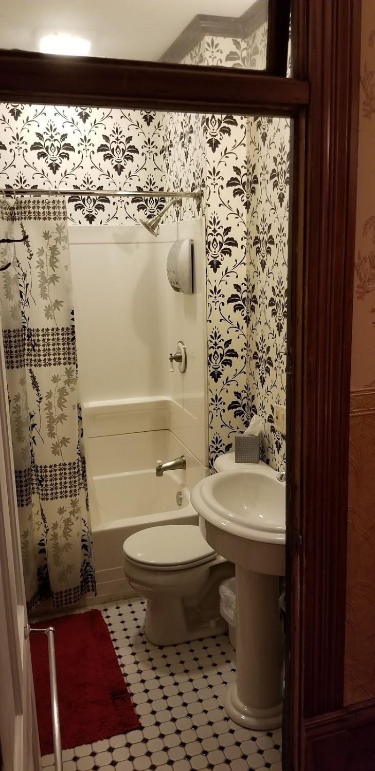 Queen Room - Photo 19