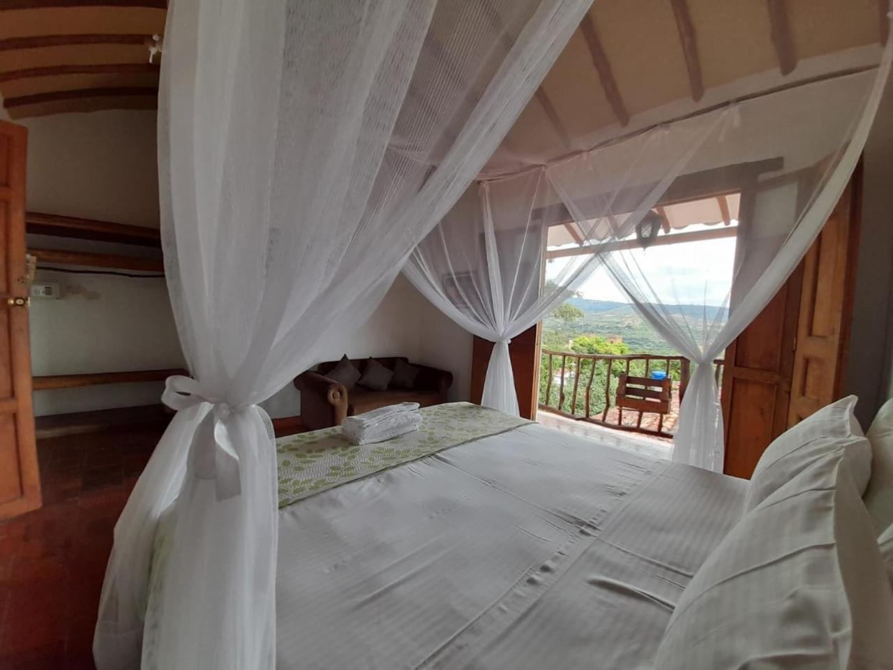 Double Room with Balcony photo 3