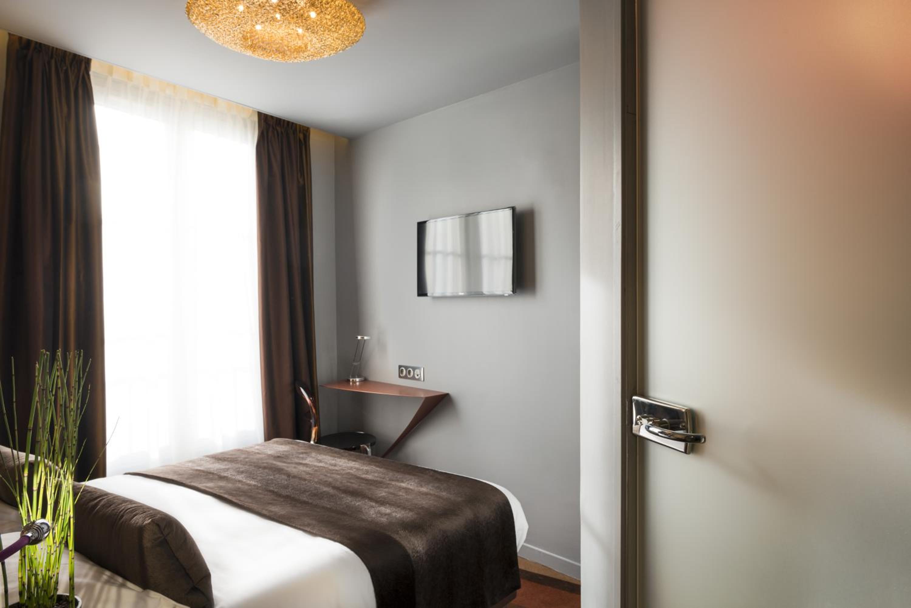Single Room - Photo 11