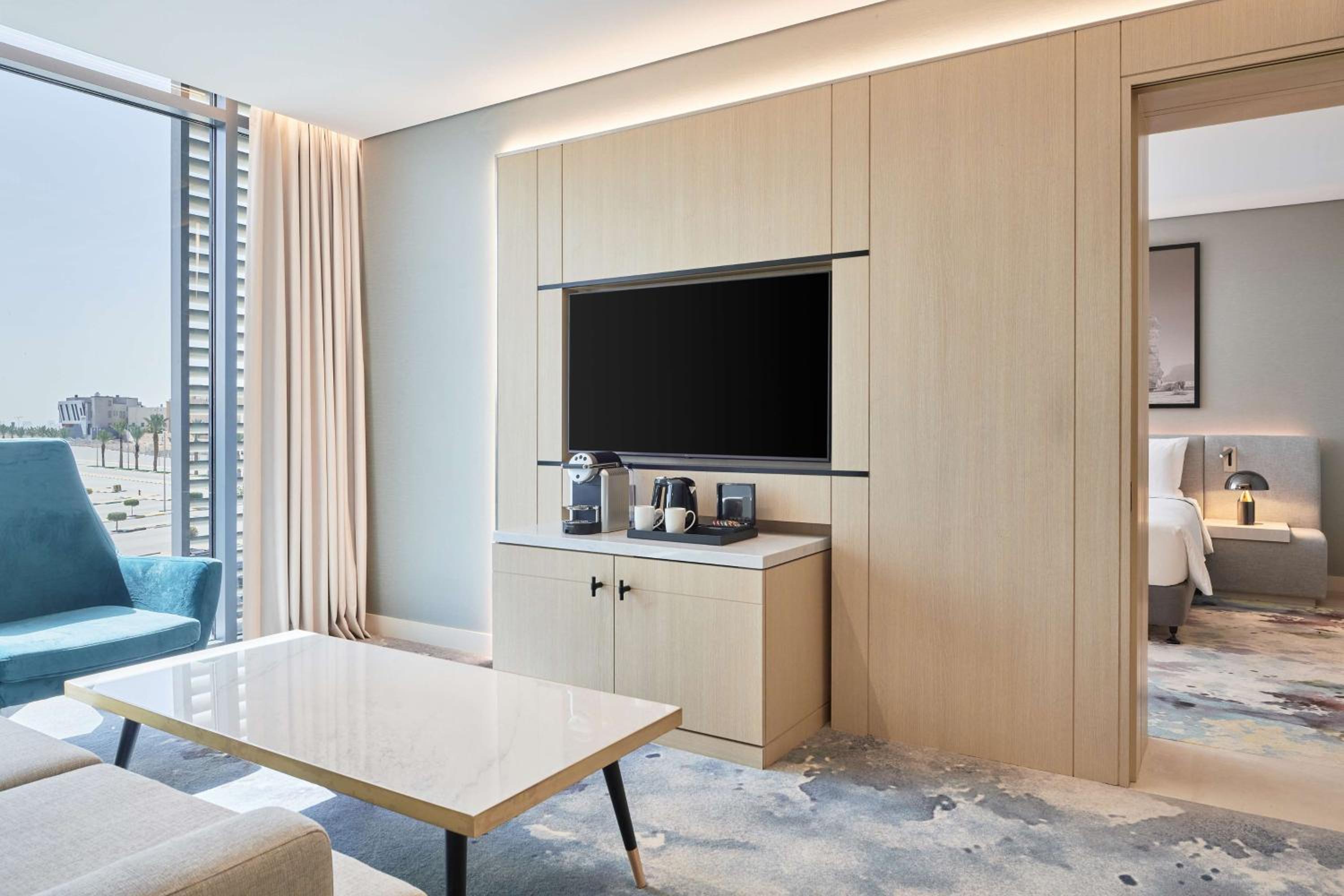 Junior Suite - Lounge Access - Photo 10