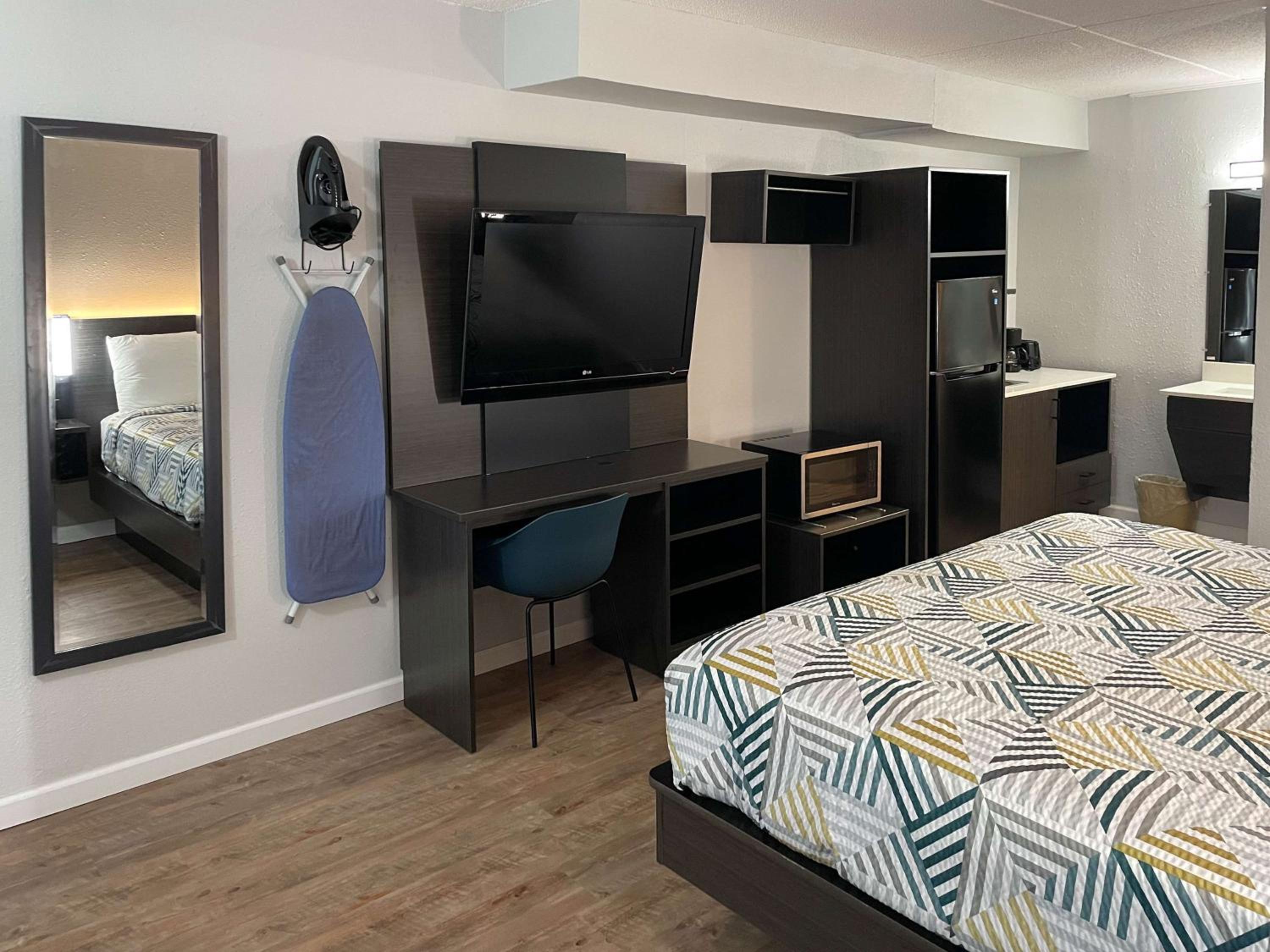 King Room - Disability Access - Non-Smoking - Photo 1