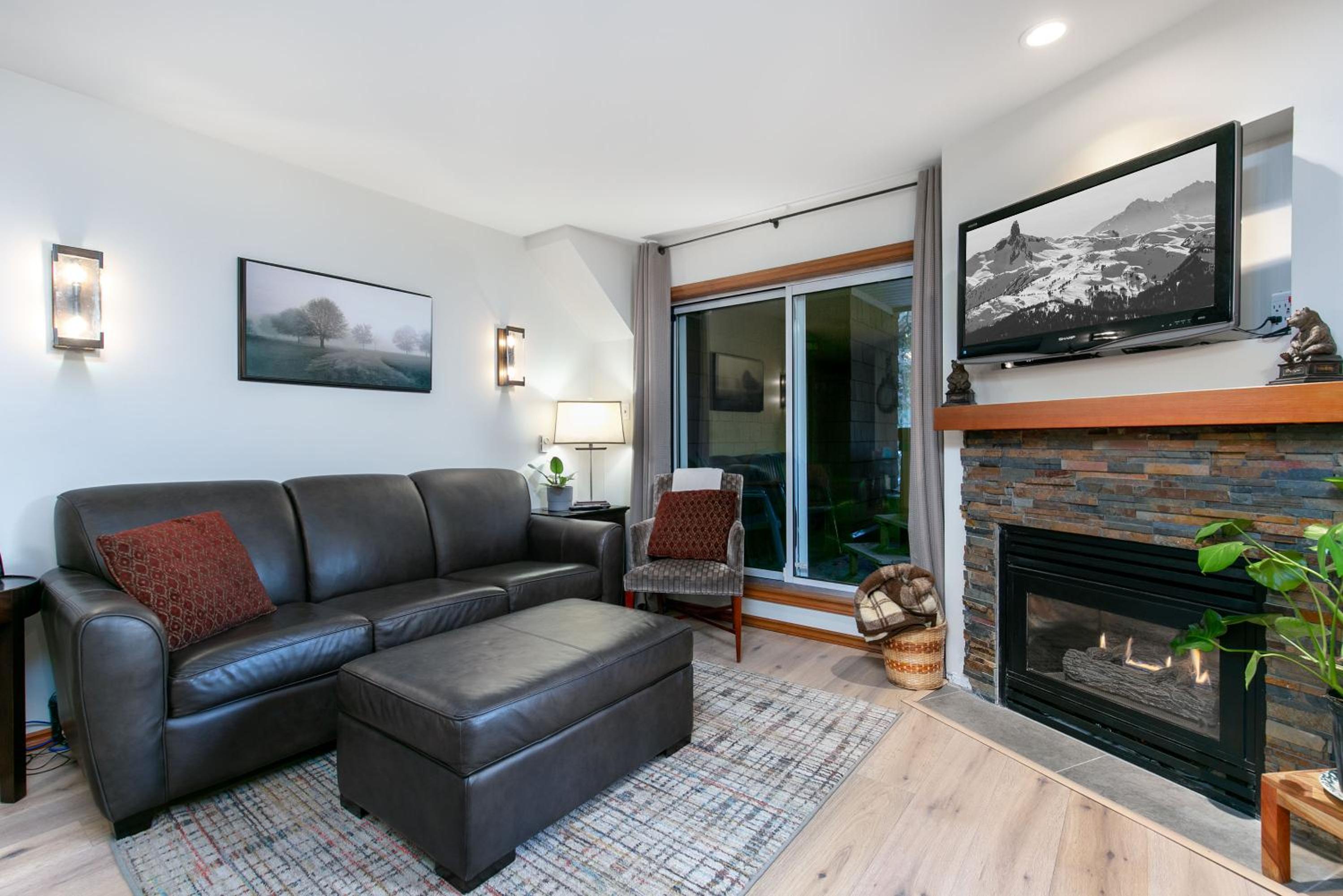 Two bedroom townhome with private hot tub GR 54