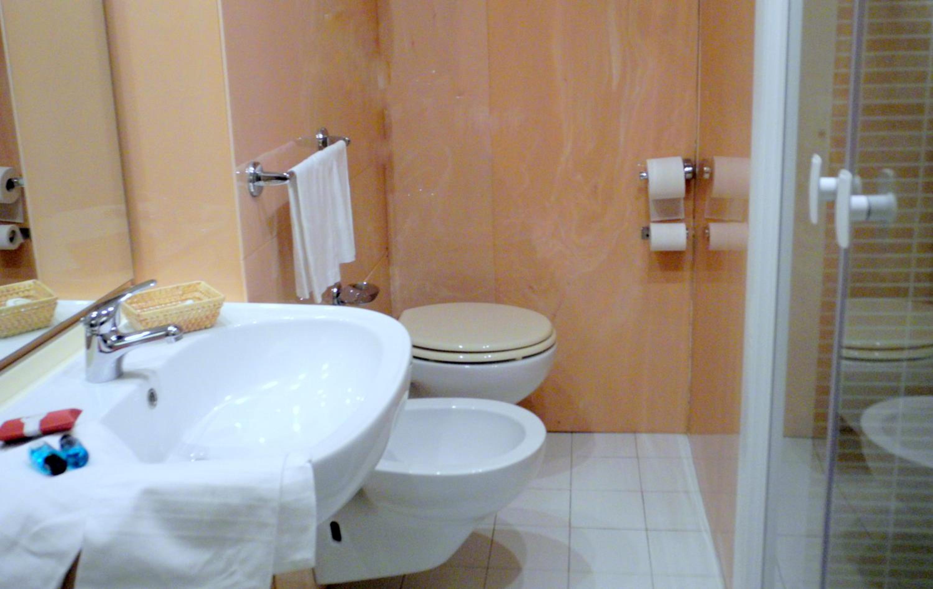 Standard Triple Room - Photo 2