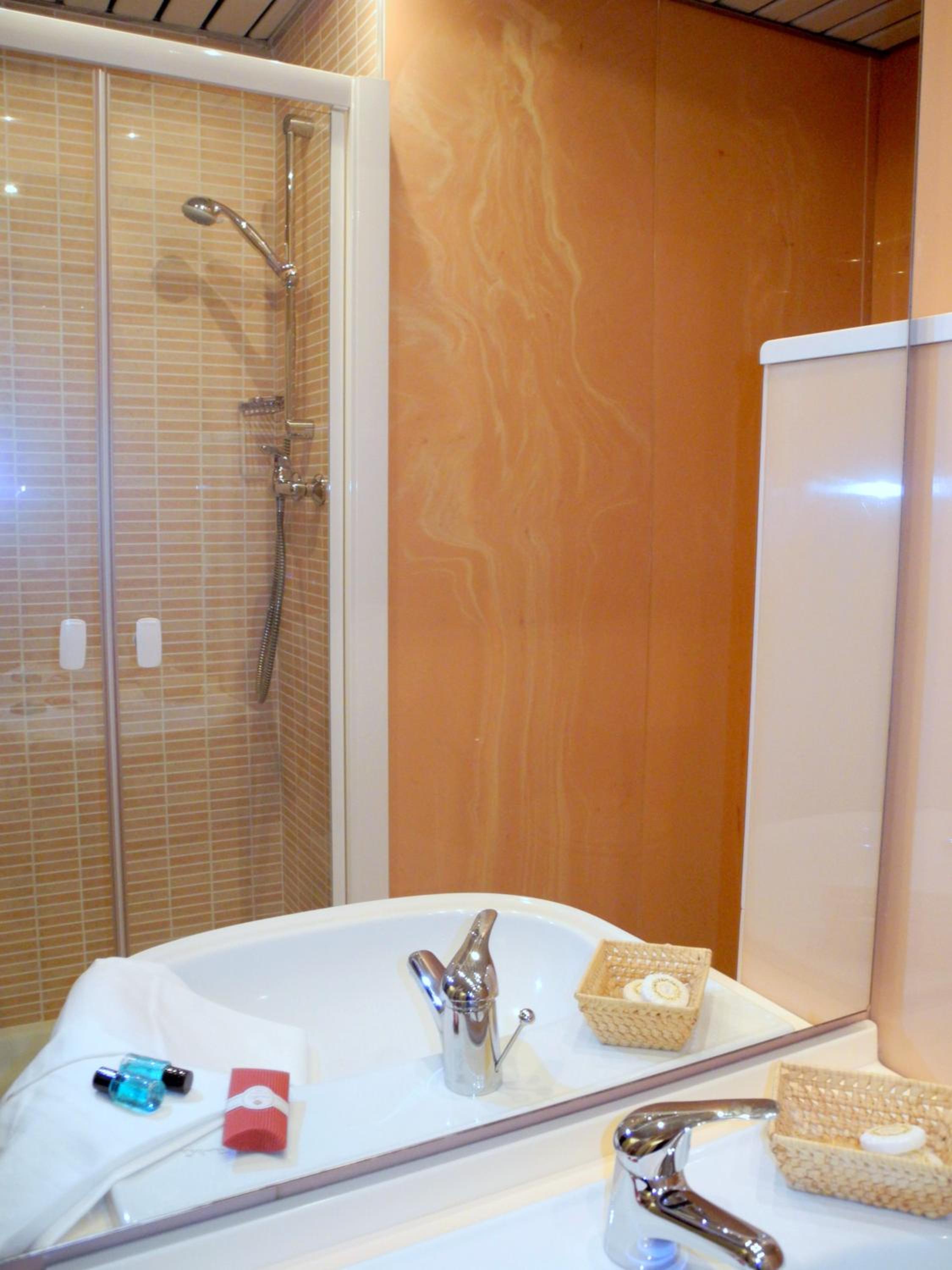 Standard Triple Room - Photo 3